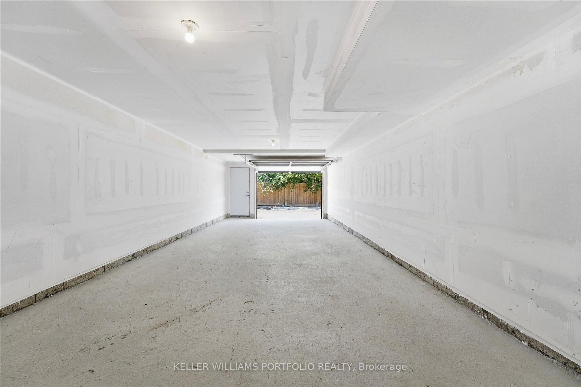 Photo 41 of 372 Lawrence Heights Way, Toronto, Bedford Park-Nortown — HOMEH