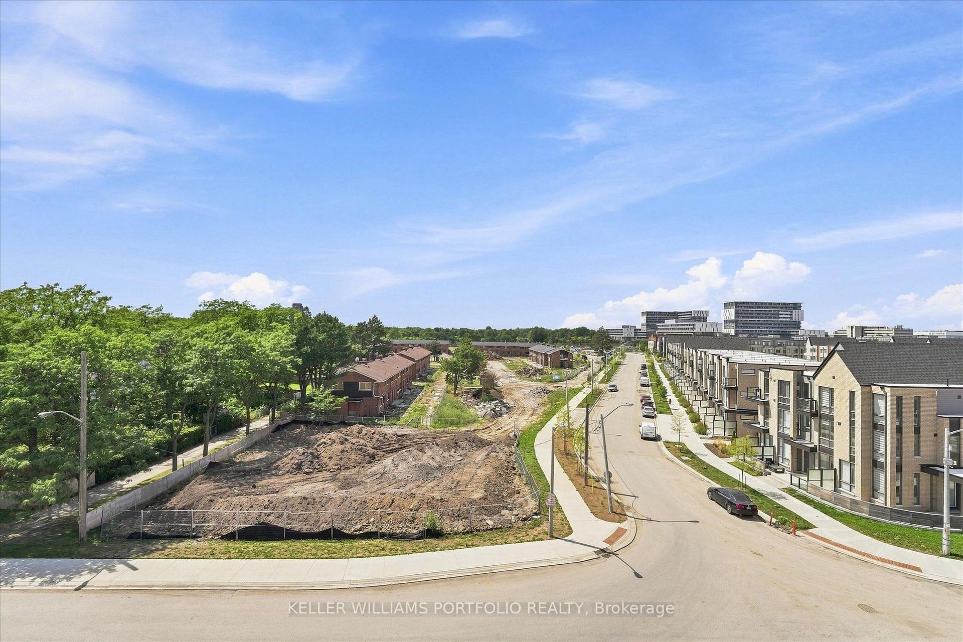 Photo 47 of 372 Lawrence Heights Way, Toronto, Bedford Park-Nortown — HOMEH