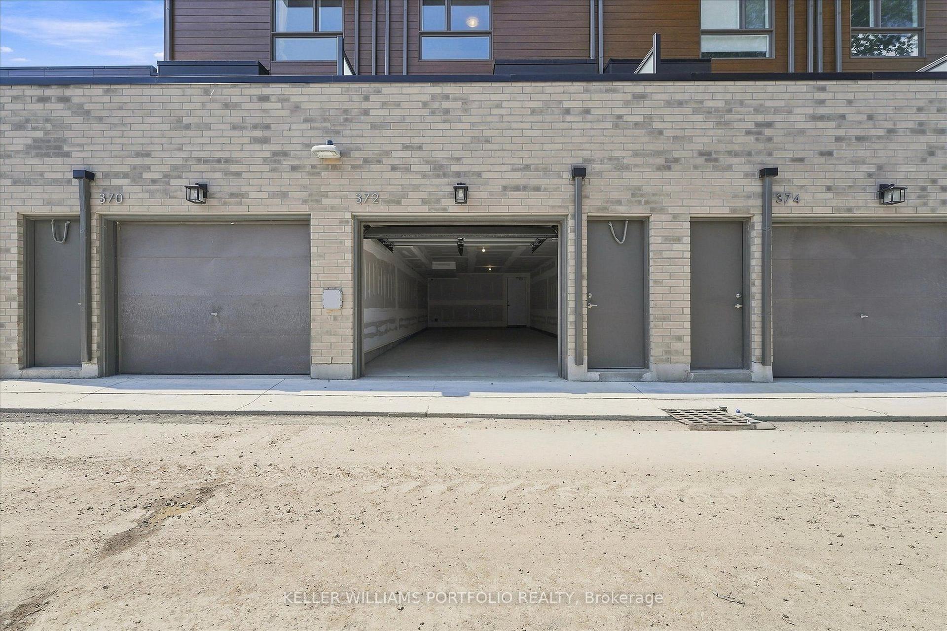 Photo 49 of 372 Lawrence Heights Way, Toronto, Bedford Park-Nortown — HOMEH