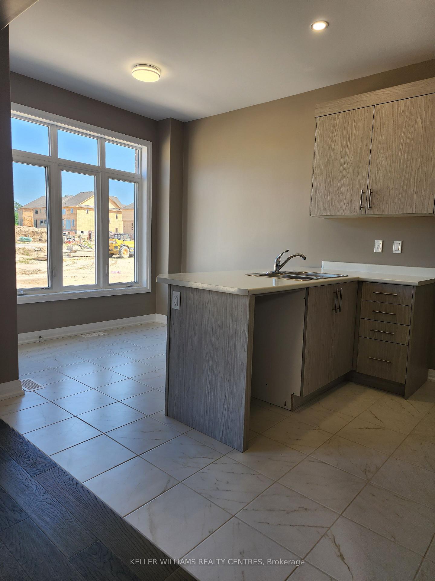 Photo 6 of 59 Copperhill Heights, Barrie, Rural Barrie Southeast — HOMEH