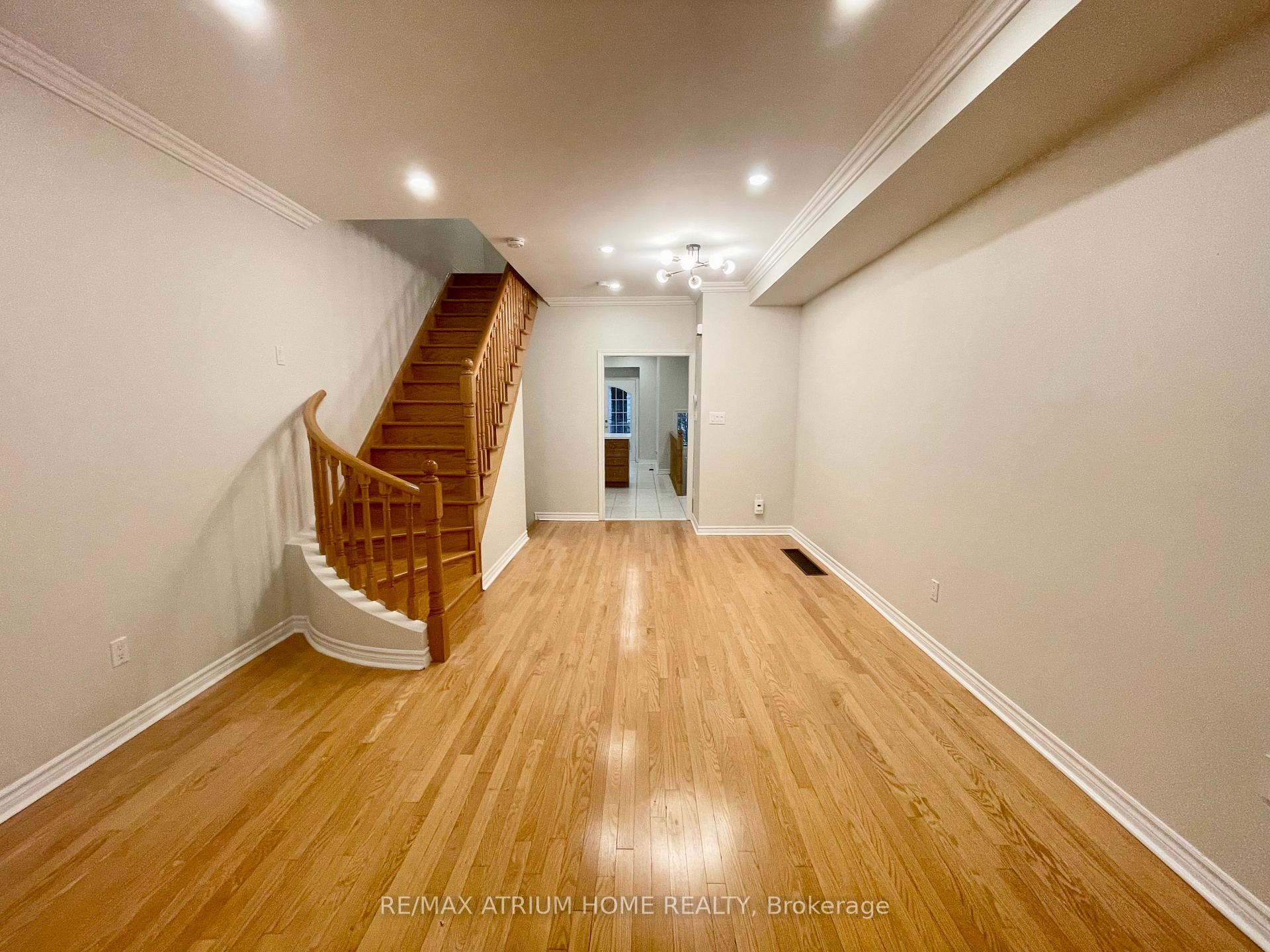 Photo 6 of 10 William Poole Way, North York, Willowdale East — HOMEH