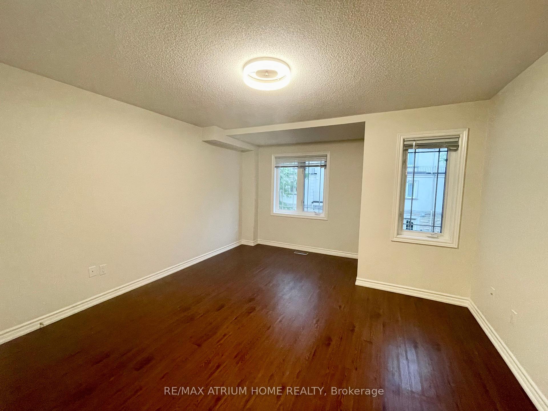 Photo 12 of 10 William Poole Way, North York, Willowdale East — HOMEH