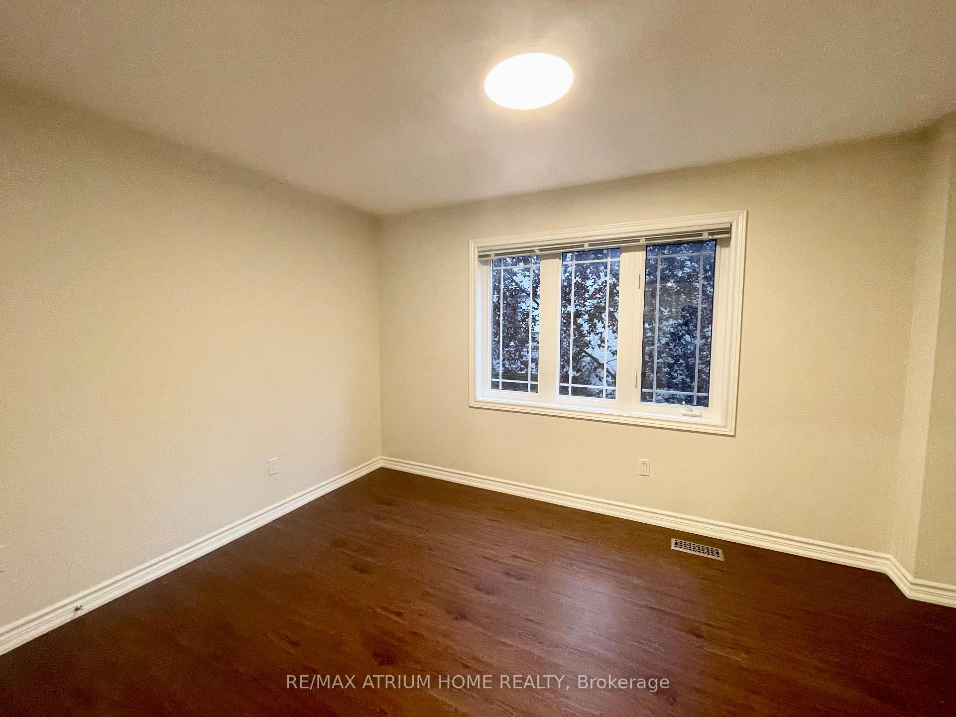 Photo 15 of 10 William Poole Way, North York, Willowdale East — HOMEH