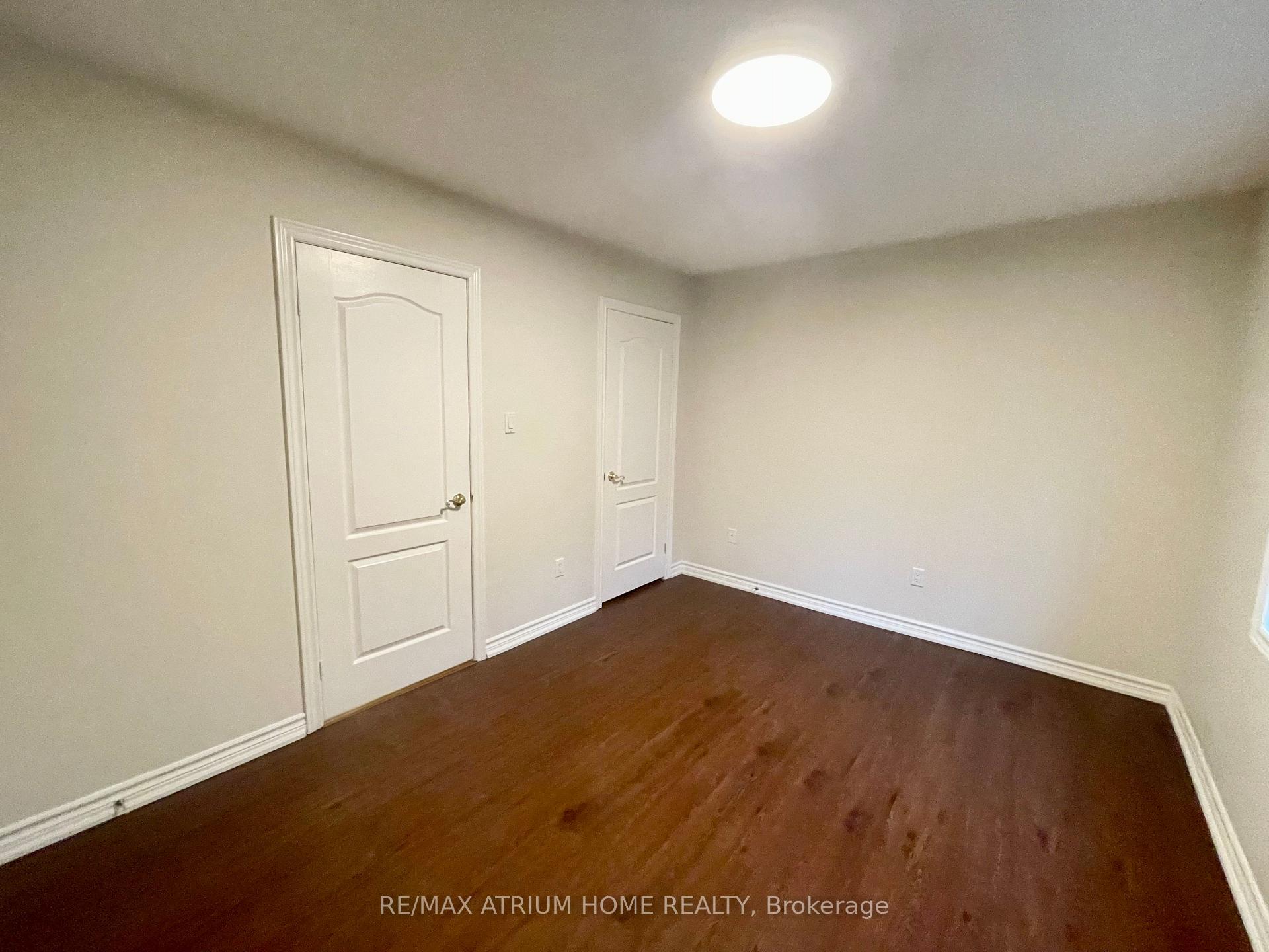 Photo 16 of 10 William Poole Way, North York, Willowdale East — HOMEH