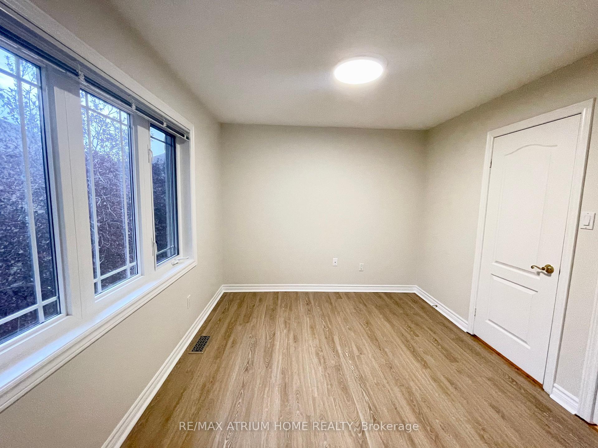Photo 24 of 10 William Poole Way, North York, Willowdale East — HOMEH