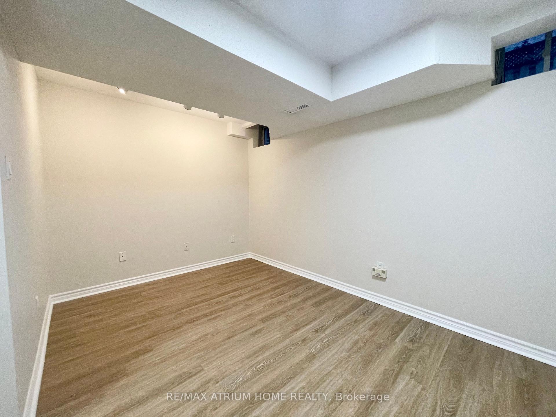 Photo 28 of 10 William Poole Way, North York, Willowdale East — HOMEH