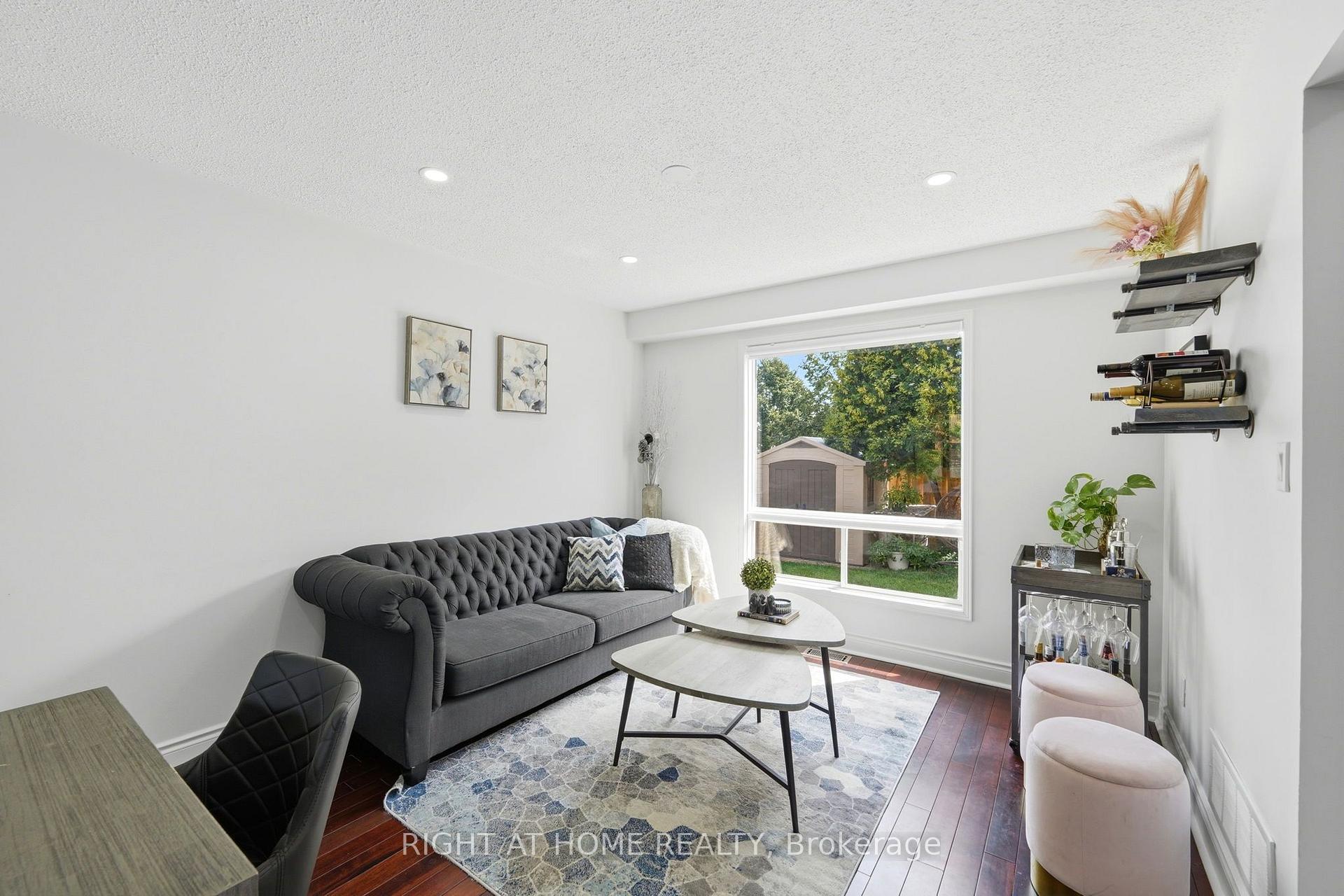 Photo 4 of 2295 Wildwood Crescent, Pickering, Brock Ridge — HOMEH