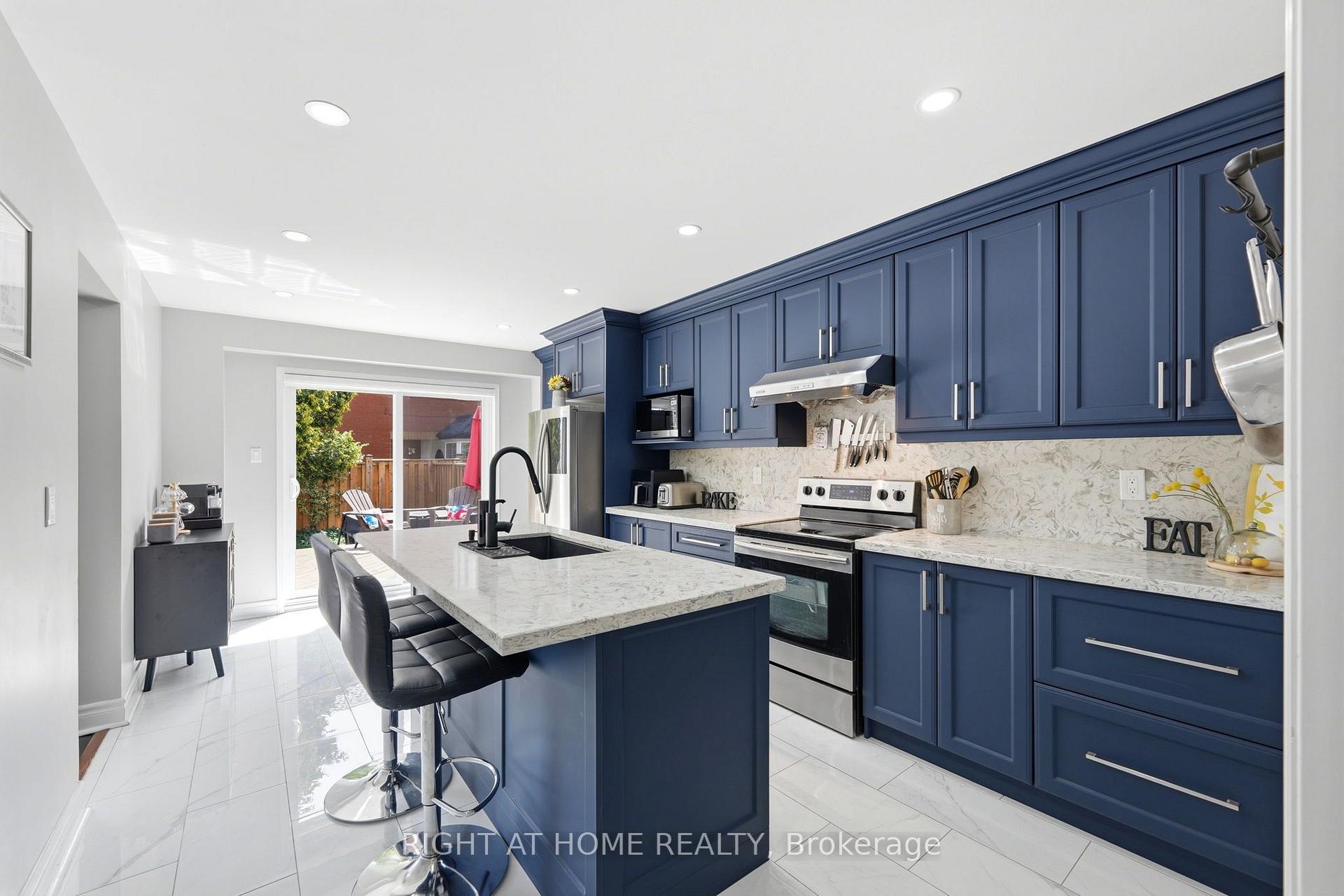 Photo 7 of 2295 Wildwood Crescent, Pickering, Brock Ridge — HOMEH