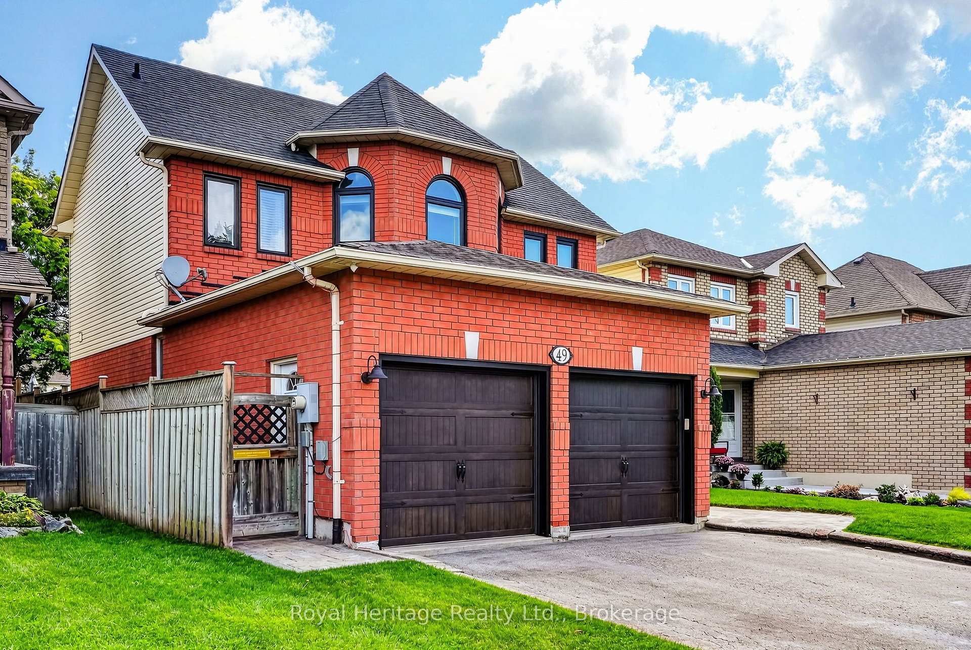 Photo 4 of 49 Bradshaw Street, Clarington, Bowmanville — HOMEH