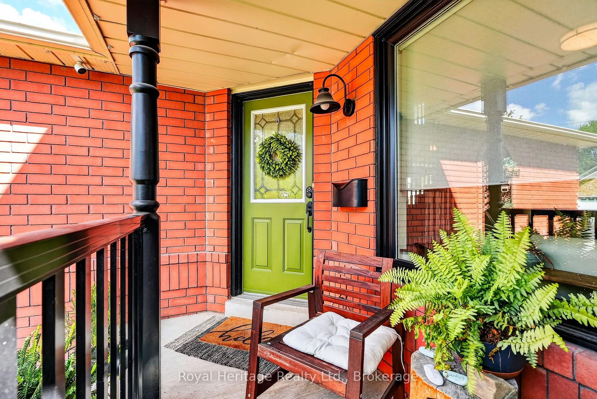 Photo 8 of 49 Bradshaw Street, Clarington, Bowmanville — HOMEH