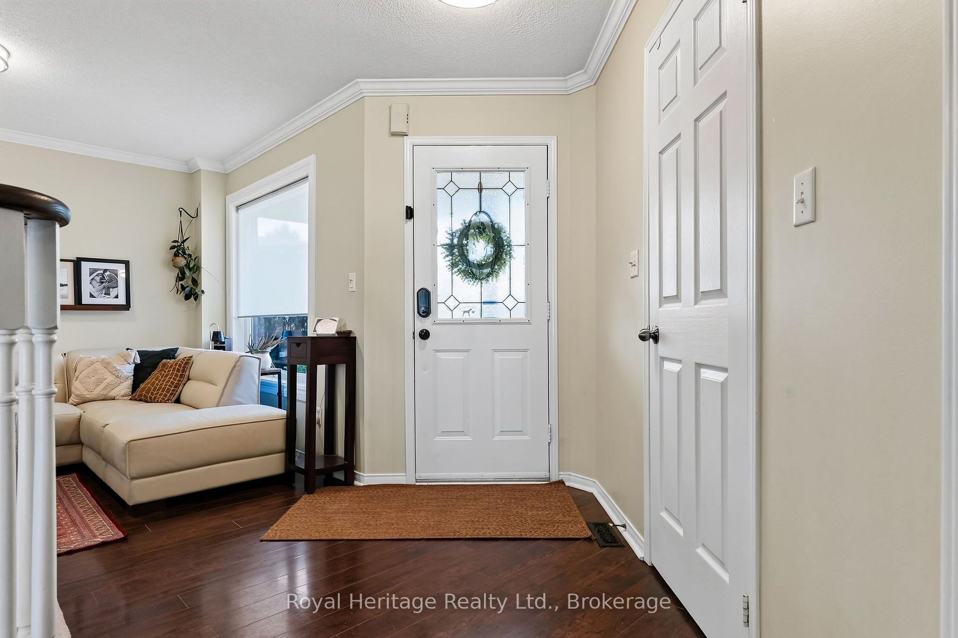 Photo 10 of 49 Bradshaw Street, Clarington, Bowmanville — HOMEH