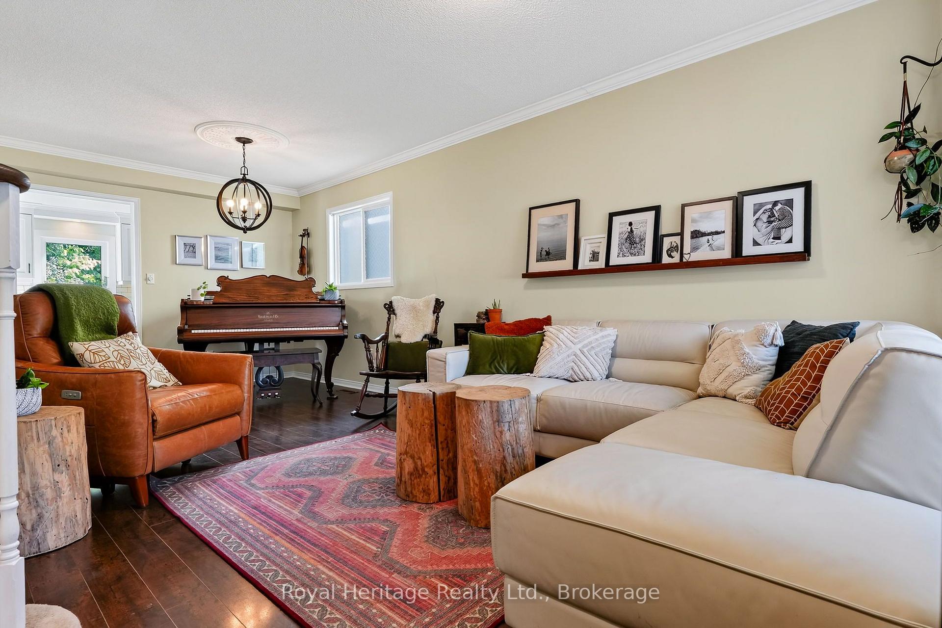 Photo 11 of 49 Bradshaw Street, Clarington, Bowmanville — HOMEH