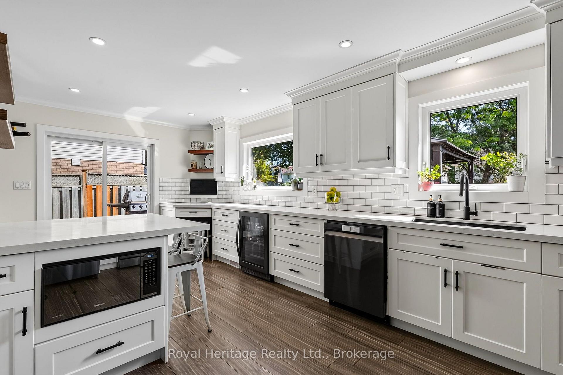 Photo 16 of 49 Bradshaw Street, Clarington, Bowmanville — HOMEH
