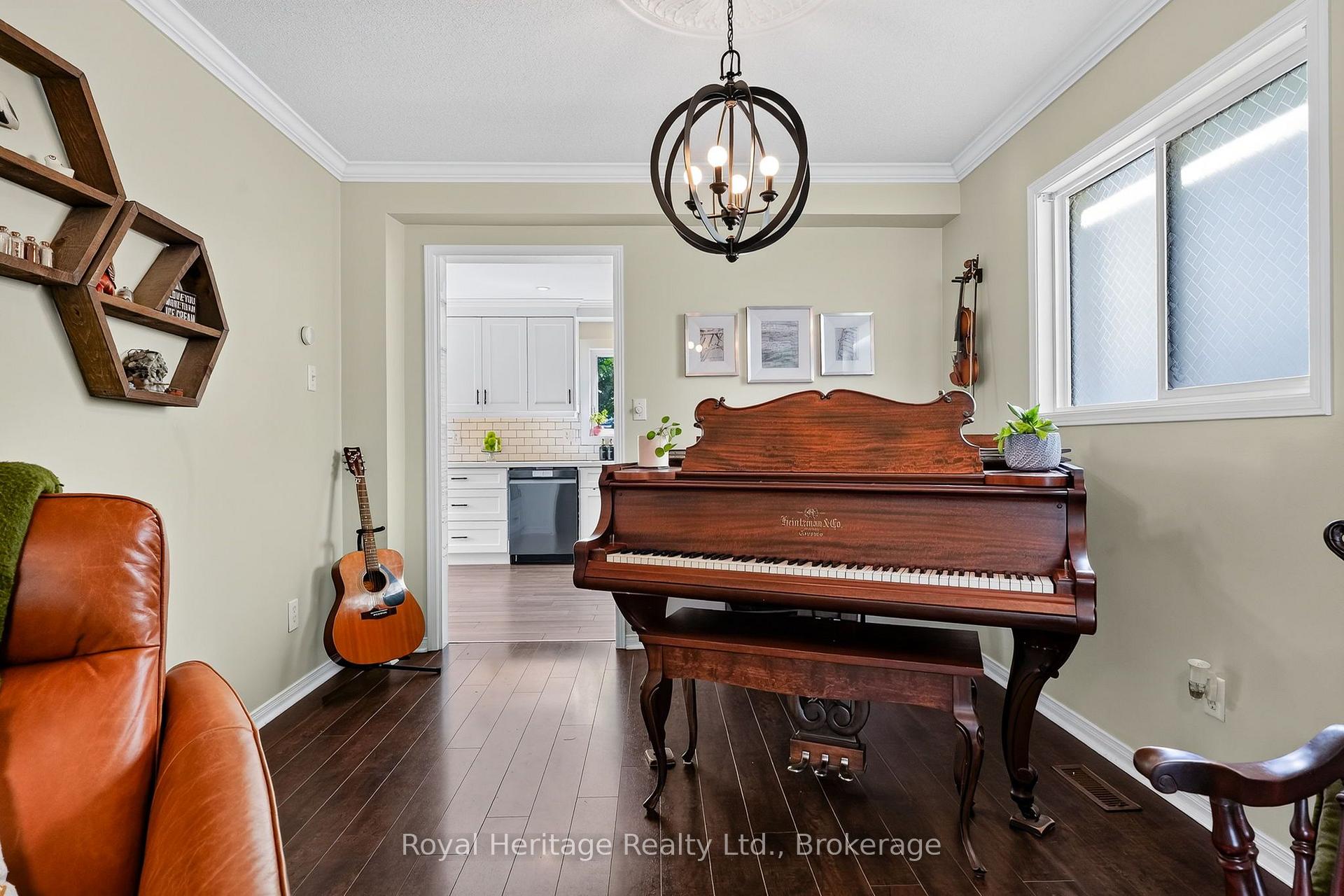Photo 19 of 49 Bradshaw Street, Clarington, Bowmanville — HOMEH