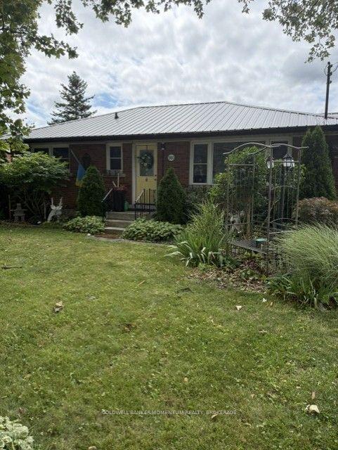 Photo 2 of 560 Carlton Street E, St. Catharines, Carlton/Bunting — HOMEH