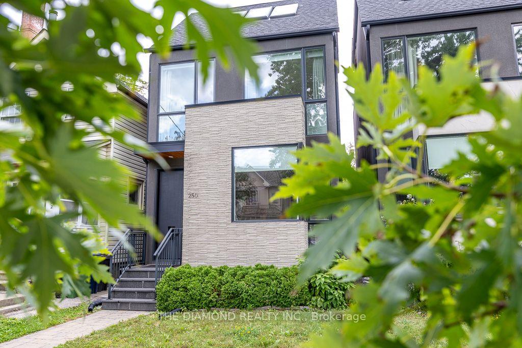 Photo 2 of 250 Woburn Avenue, Toronto, Lawrence Park North — HOMEH