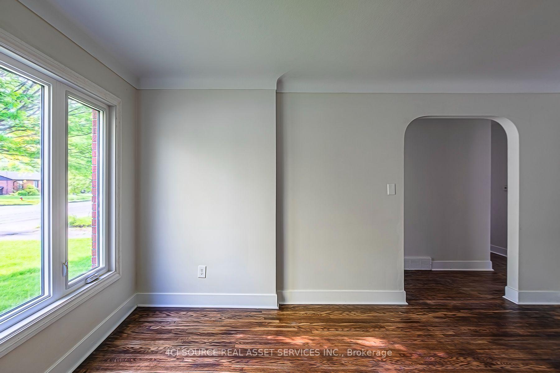 Photo 7 of 3768 Dorchester Road, Niagara Falls, Stamford — HOMEH