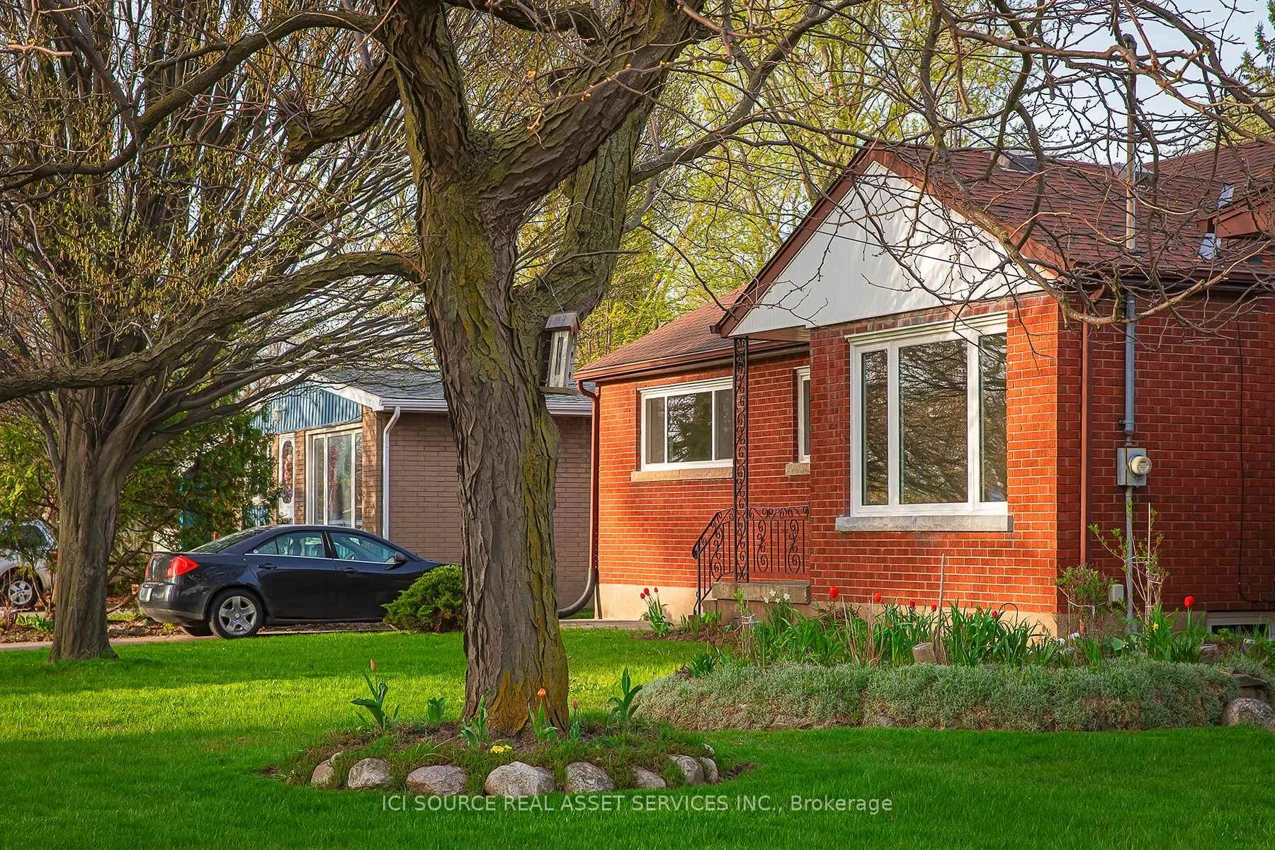 Photo 1 of 3768 Dorchester Road, Niagara Falls, Stamford — HOMEH