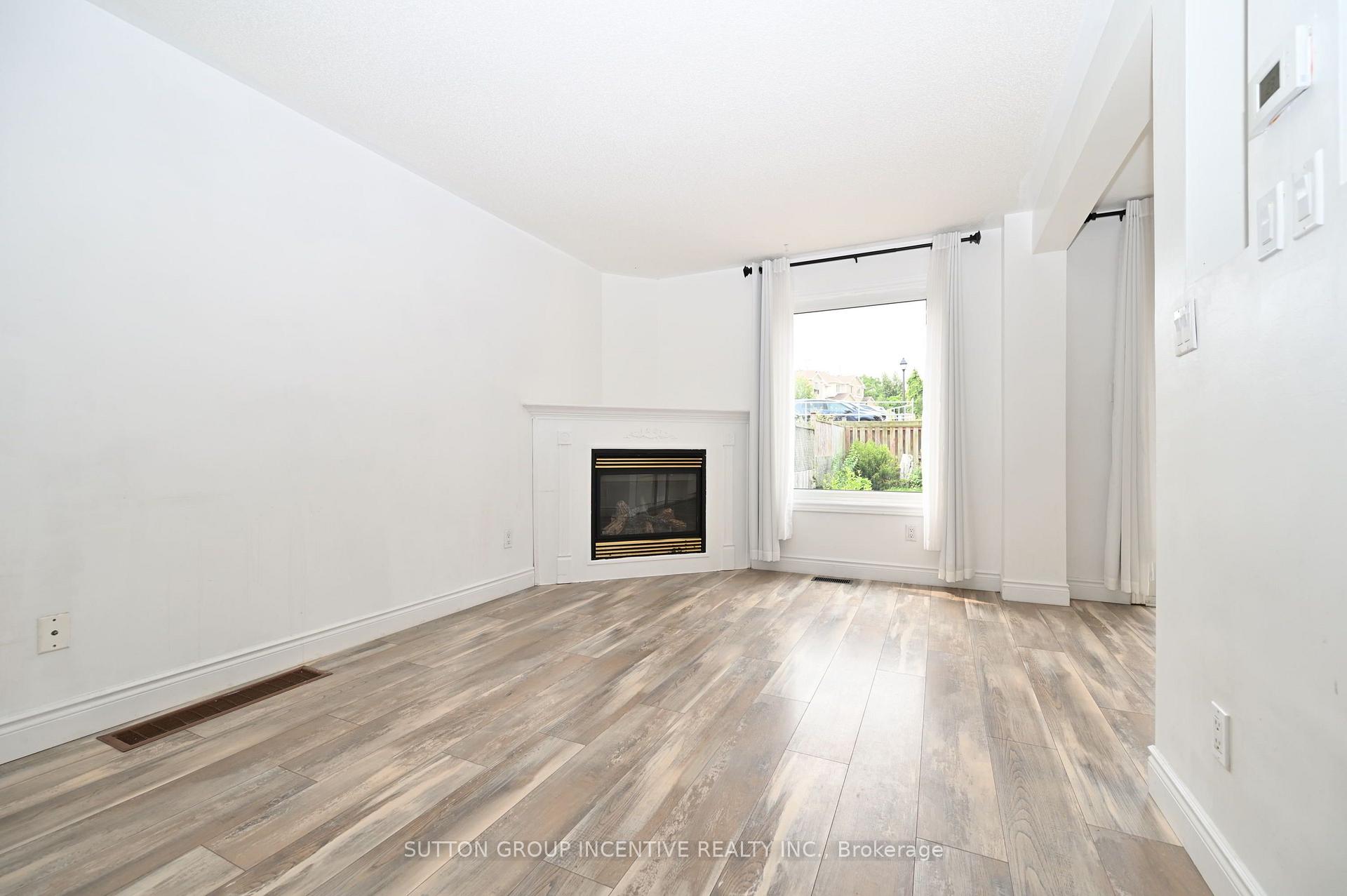 Photo 3 of 233 Stanley Street, Barrie, East Bayfield — HOMEH