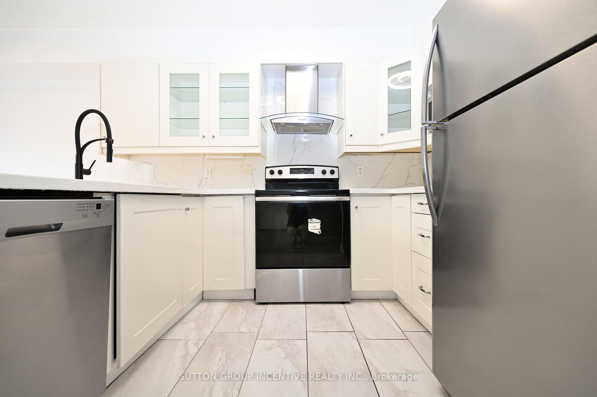Photo 10 of 233 Stanley Street, Barrie, East Bayfield — HOMEH
