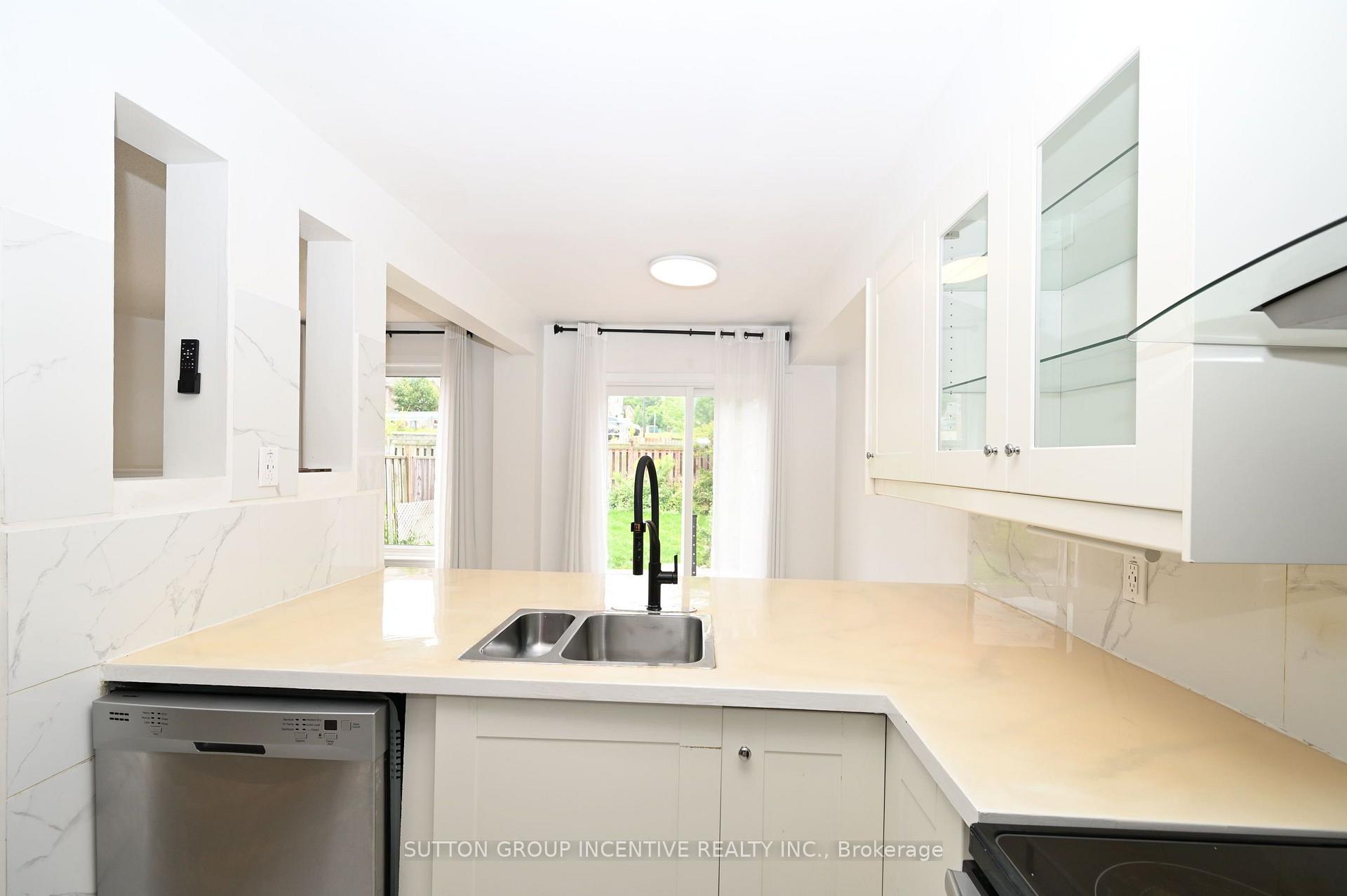 Photo 11 of 233 Stanley Street, Barrie, East Bayfield — HOMEH