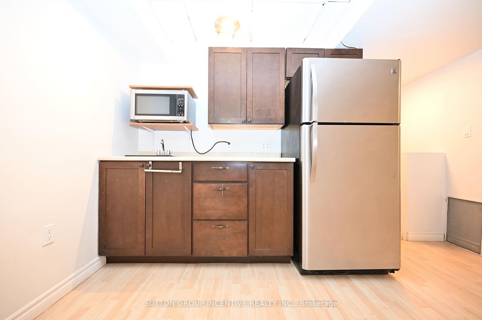 Photo 23 of 233 Stanley Street, Barrie, East Bayfield — HOMEH