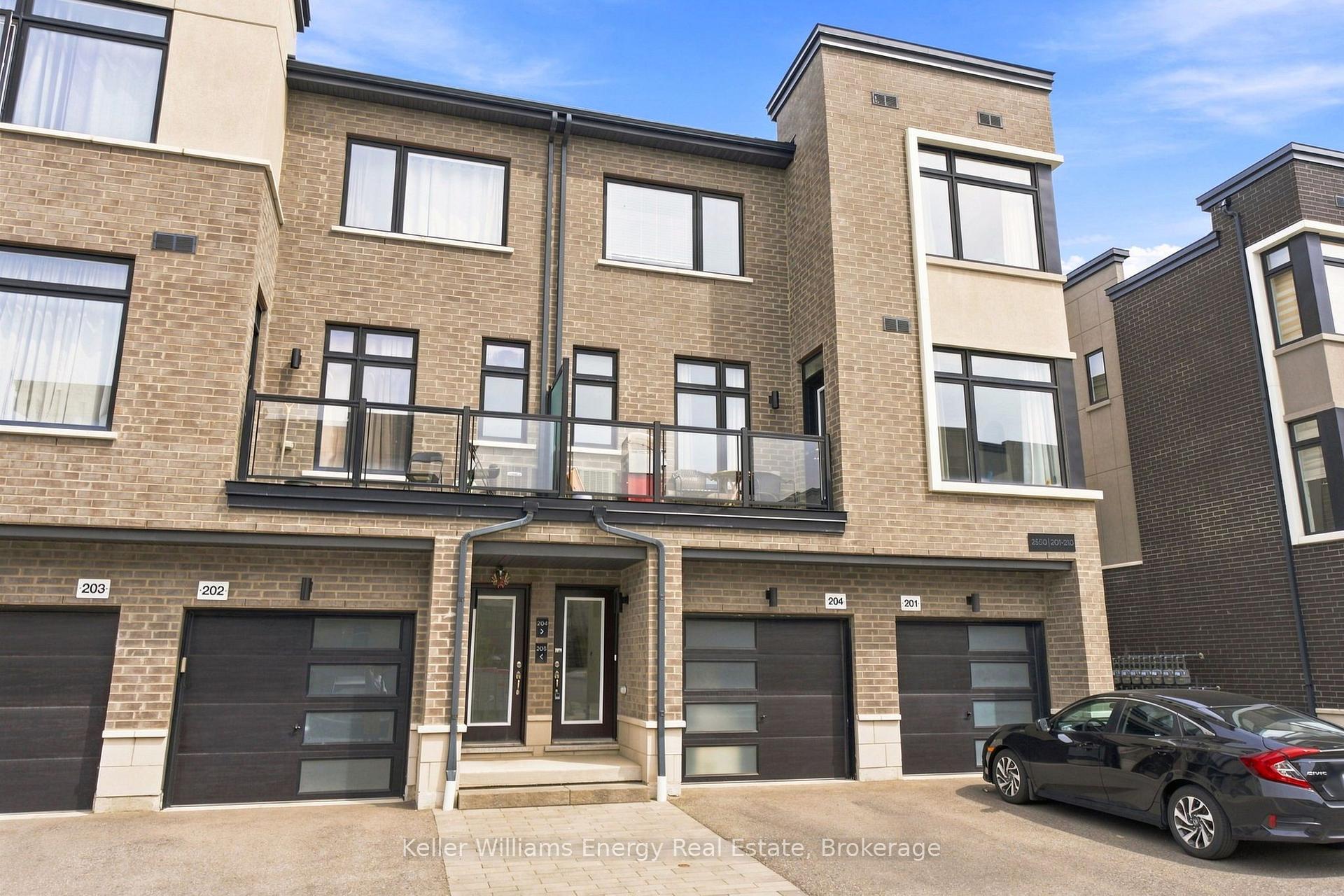 Photo 6 of Unit 204, 2550 Castlegate Crossing, Pickering, Duffin Heights — HOMEH