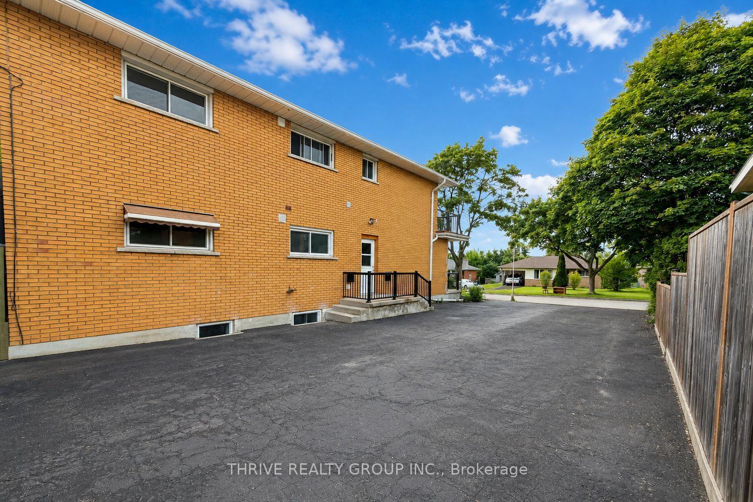Photo 3 of Unit Upper, 1023 Eagle Drive, London, South J — HOMEH