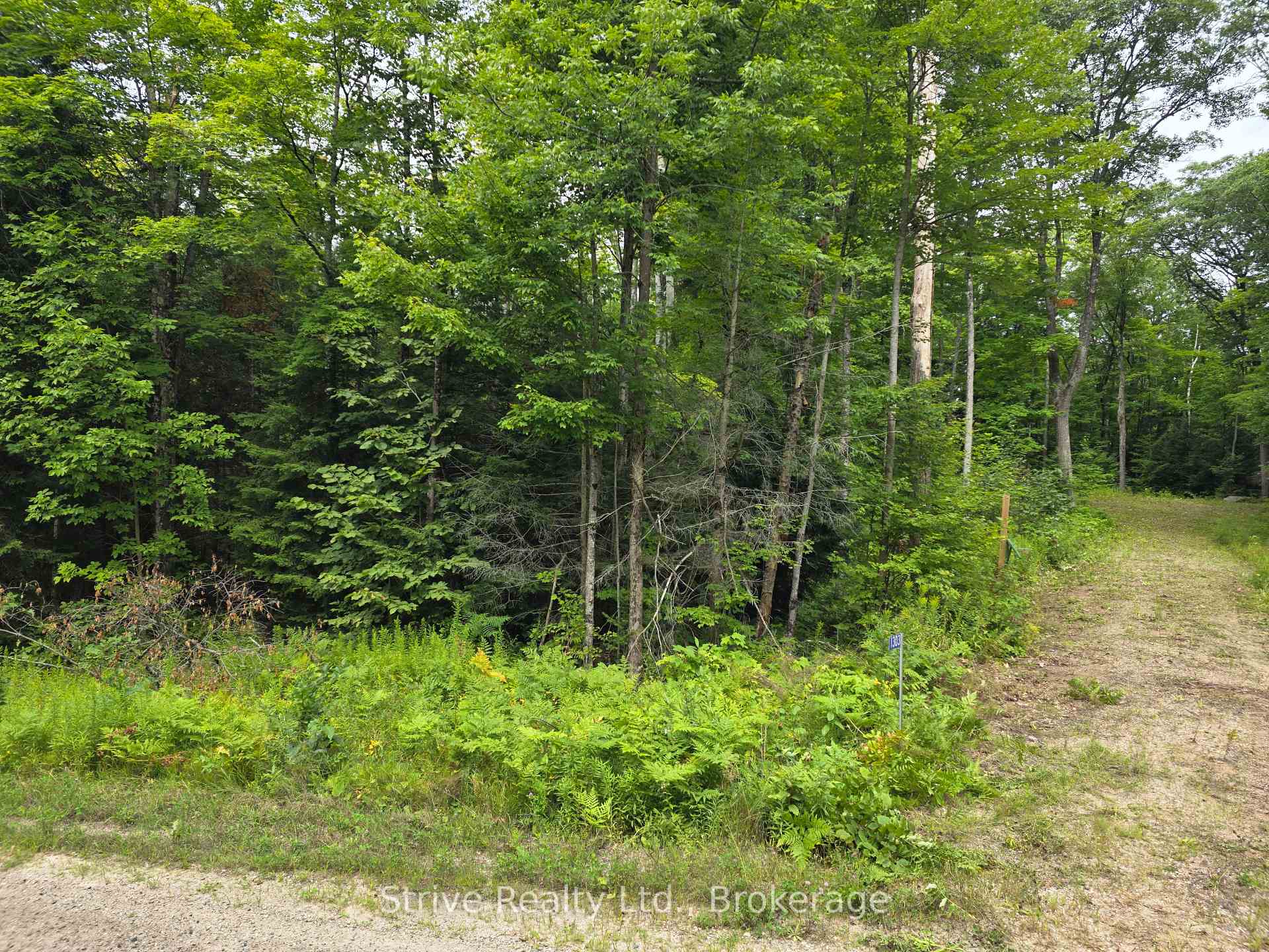 Photo 3 of 1303 Whites Road, Frontenac, Frontenac North — HOMEH