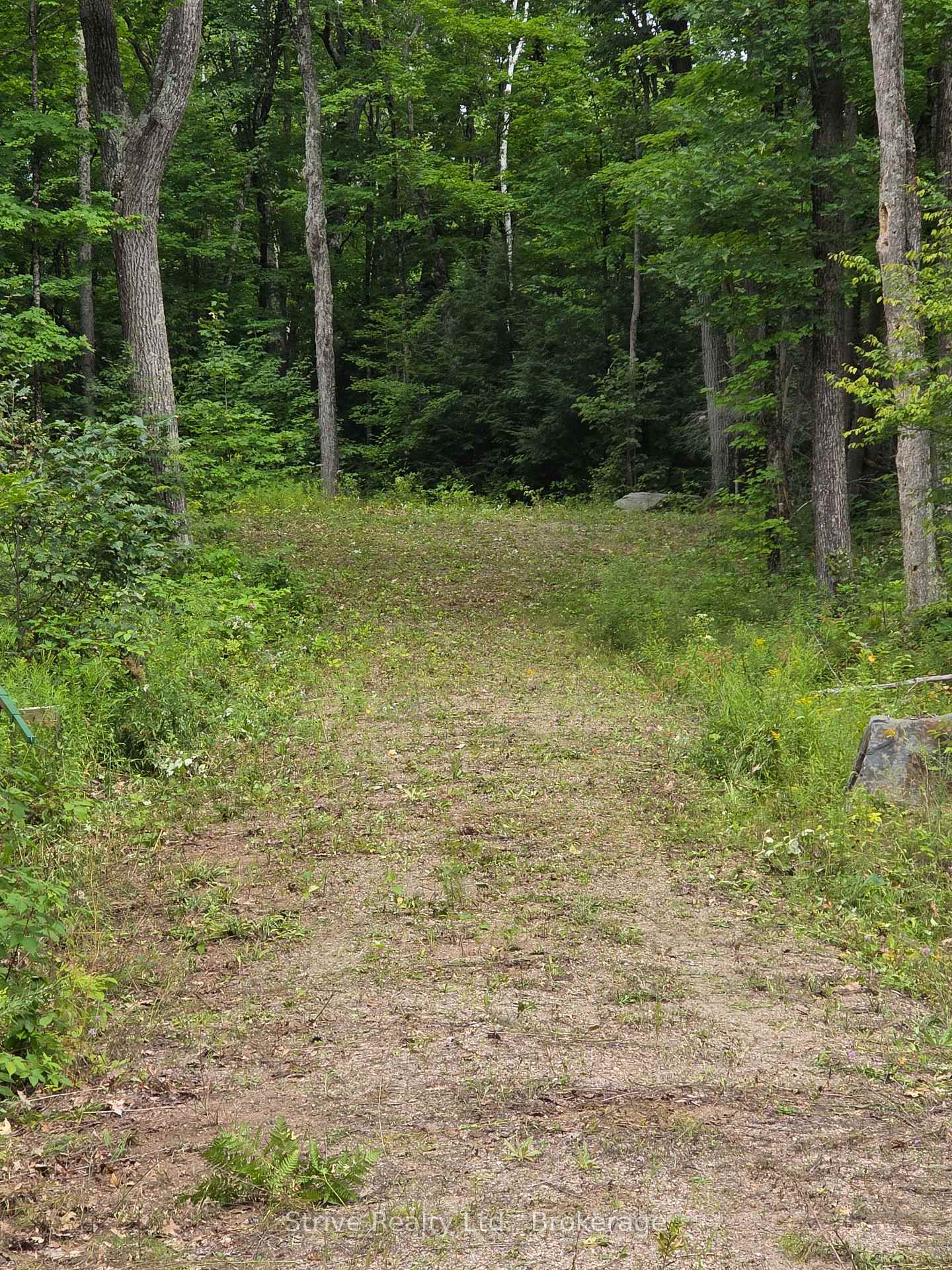 Photo 4 of 1303 Whites Road, Frontenac, Frontenac North — HOMEH