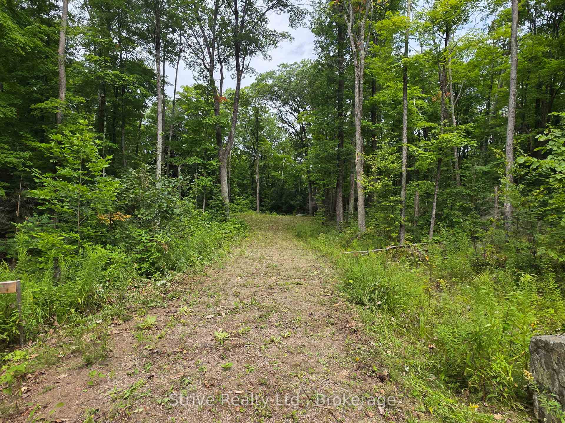 Photo 5 of 1303 Whites Road, Frontenac, Frontenac North — HOMEH