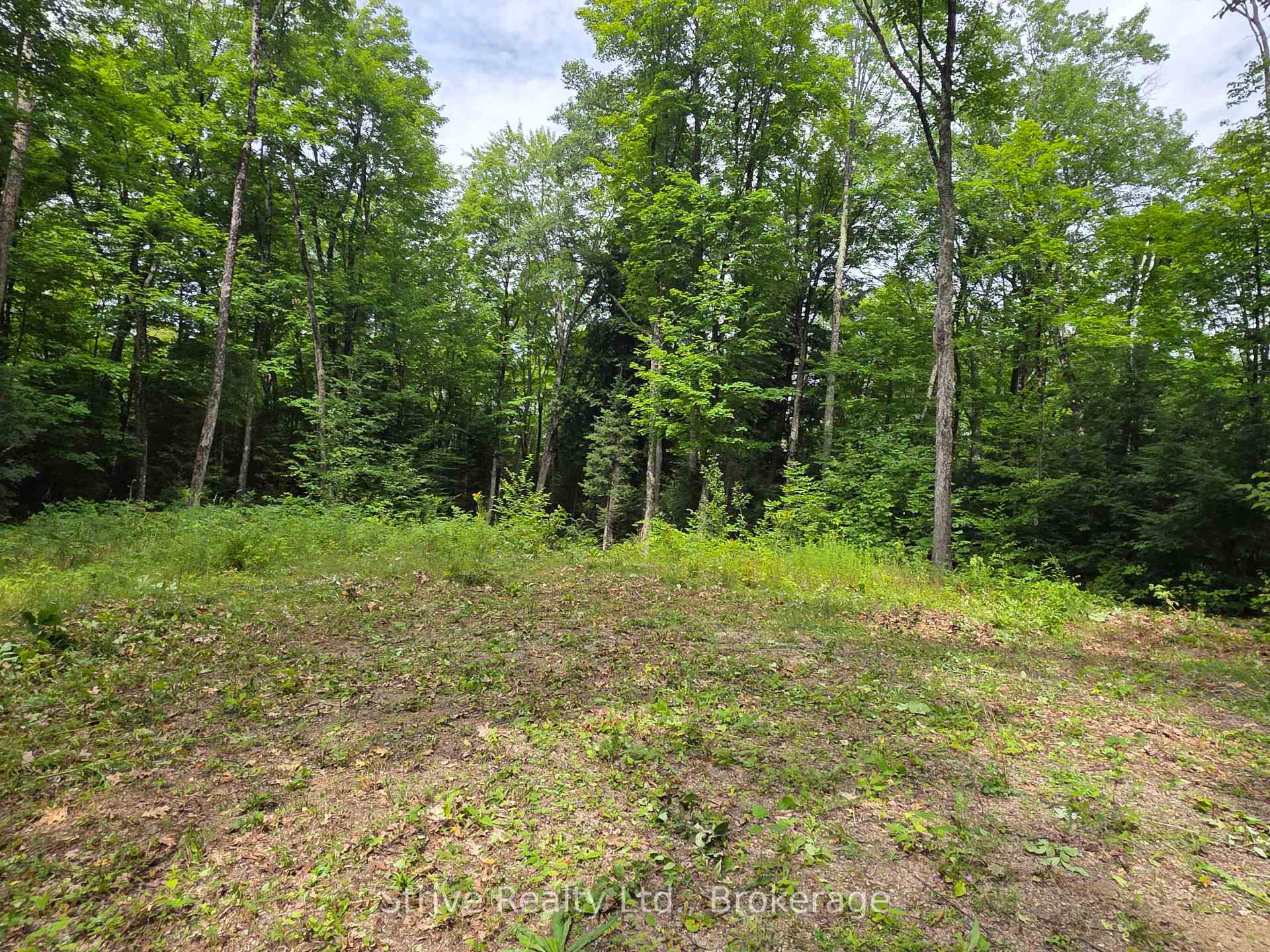 Photo 13 of 1303 Whites Road, Frontenac, Frontenac North — HOMEH