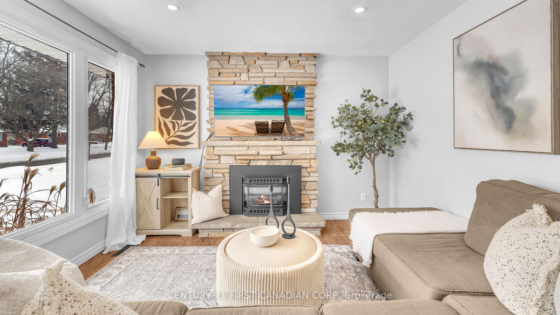 Photo 3 of Unit UPPER UNIT, 238 Mcnay Street, London, East C — HOMEH
