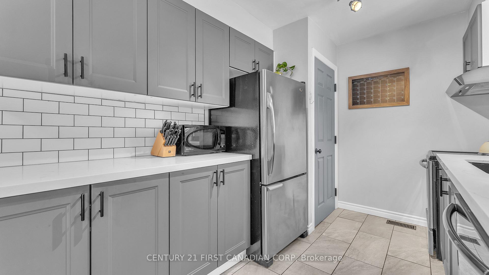 Photo 11 of Unit UPPER UNIT, 238 Mcnay Street, London, East C — HOMEH