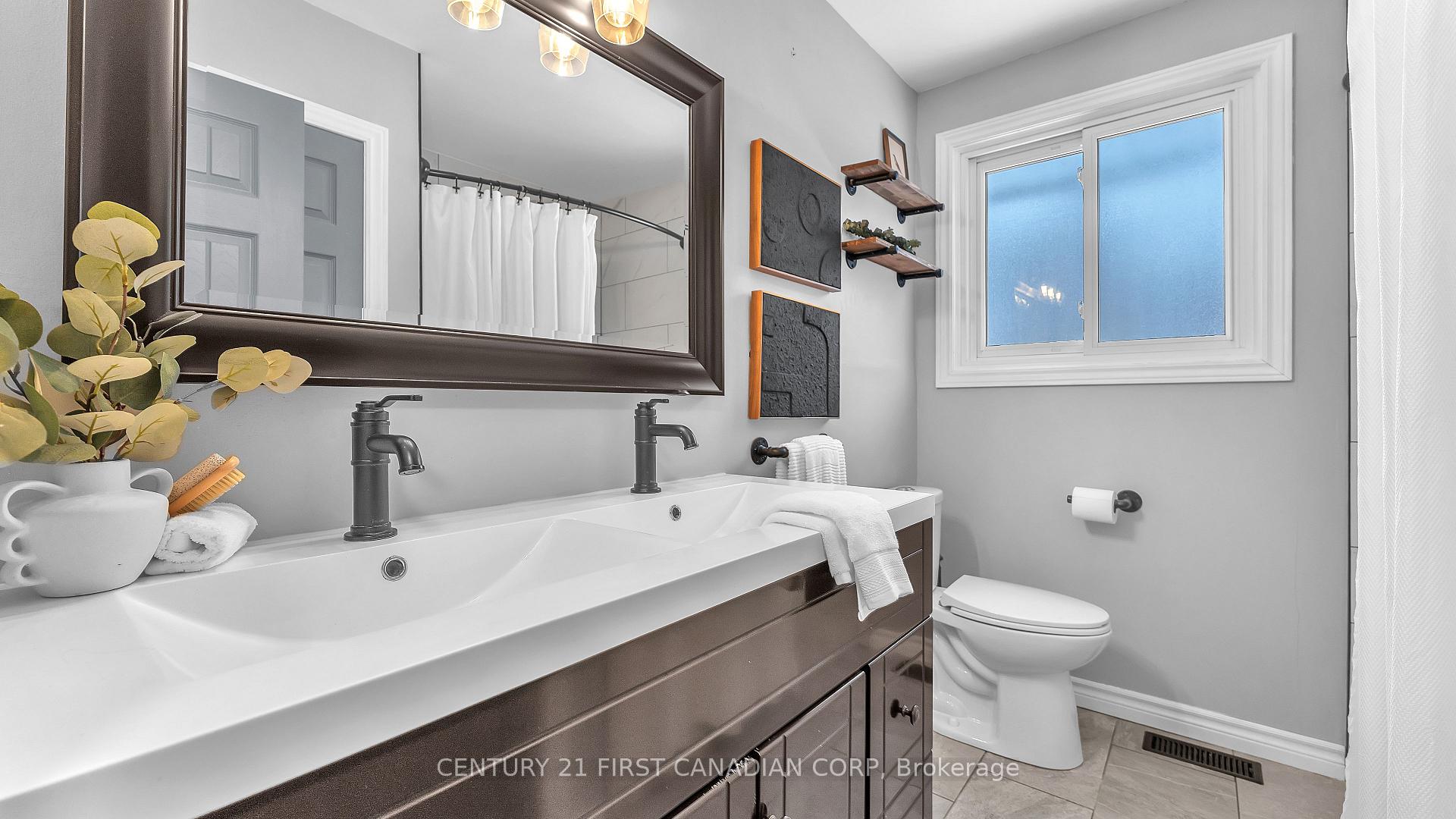 Photo 17 of Unit UPPER UNIT, 238 Mcnay Street, London, East C — HOMEH