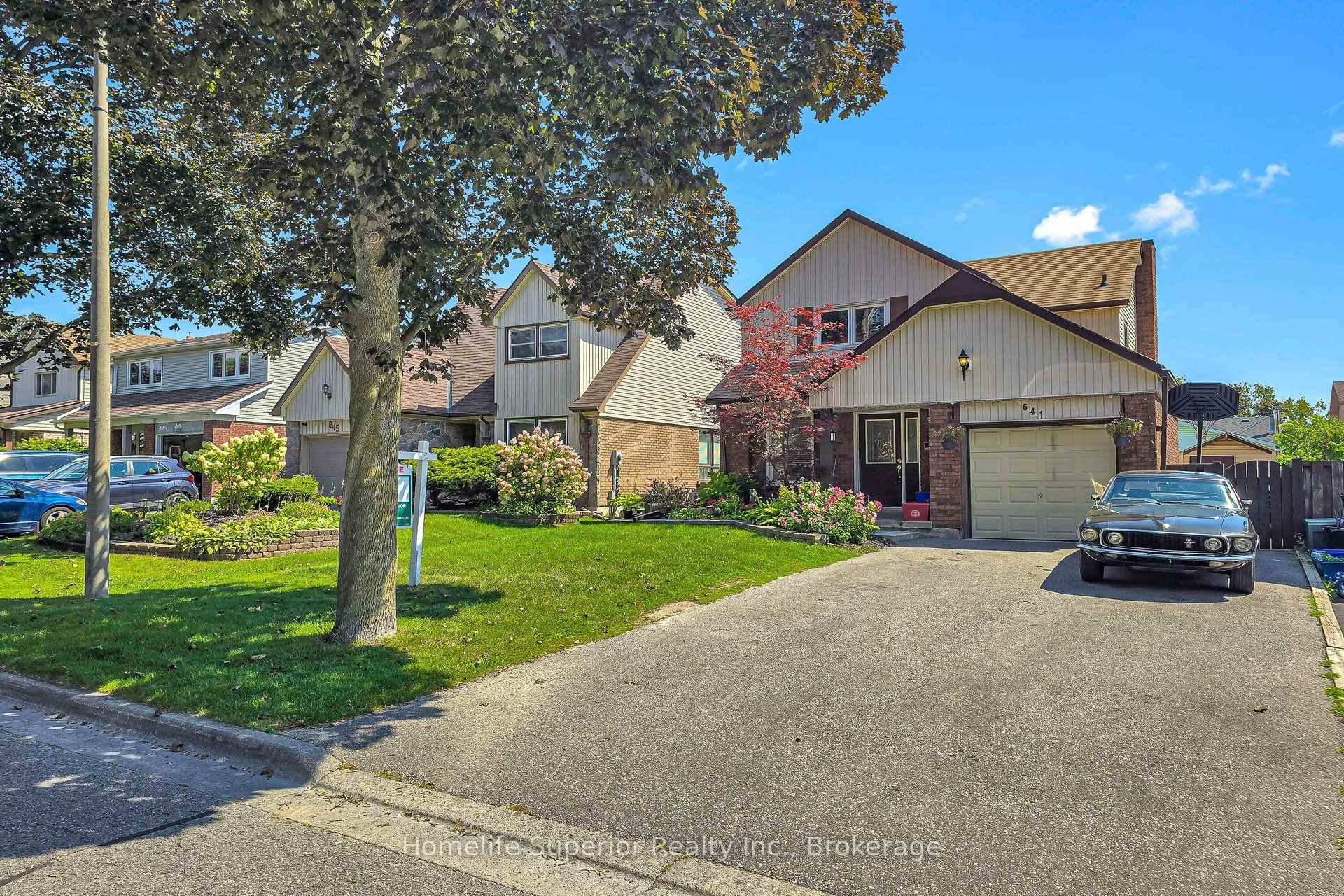 Photo 2 of 641 Merlin Court, Oshawa, Eastdale — HOMEH