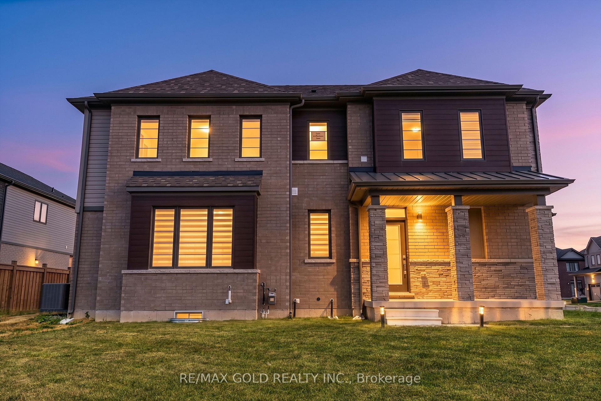 Front of 25 Heritage Way