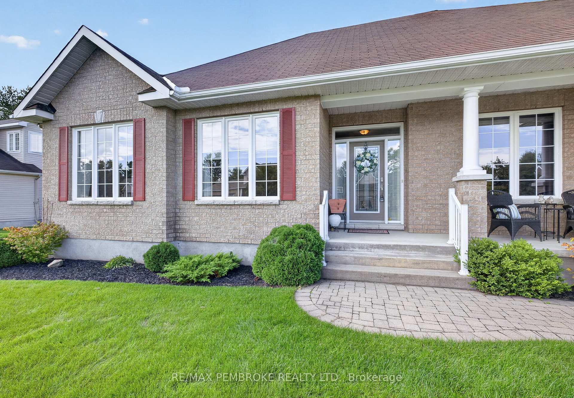 Photo 3 of 26 Bedard Boulevard, Petawawa, Petawawa — HOMEH