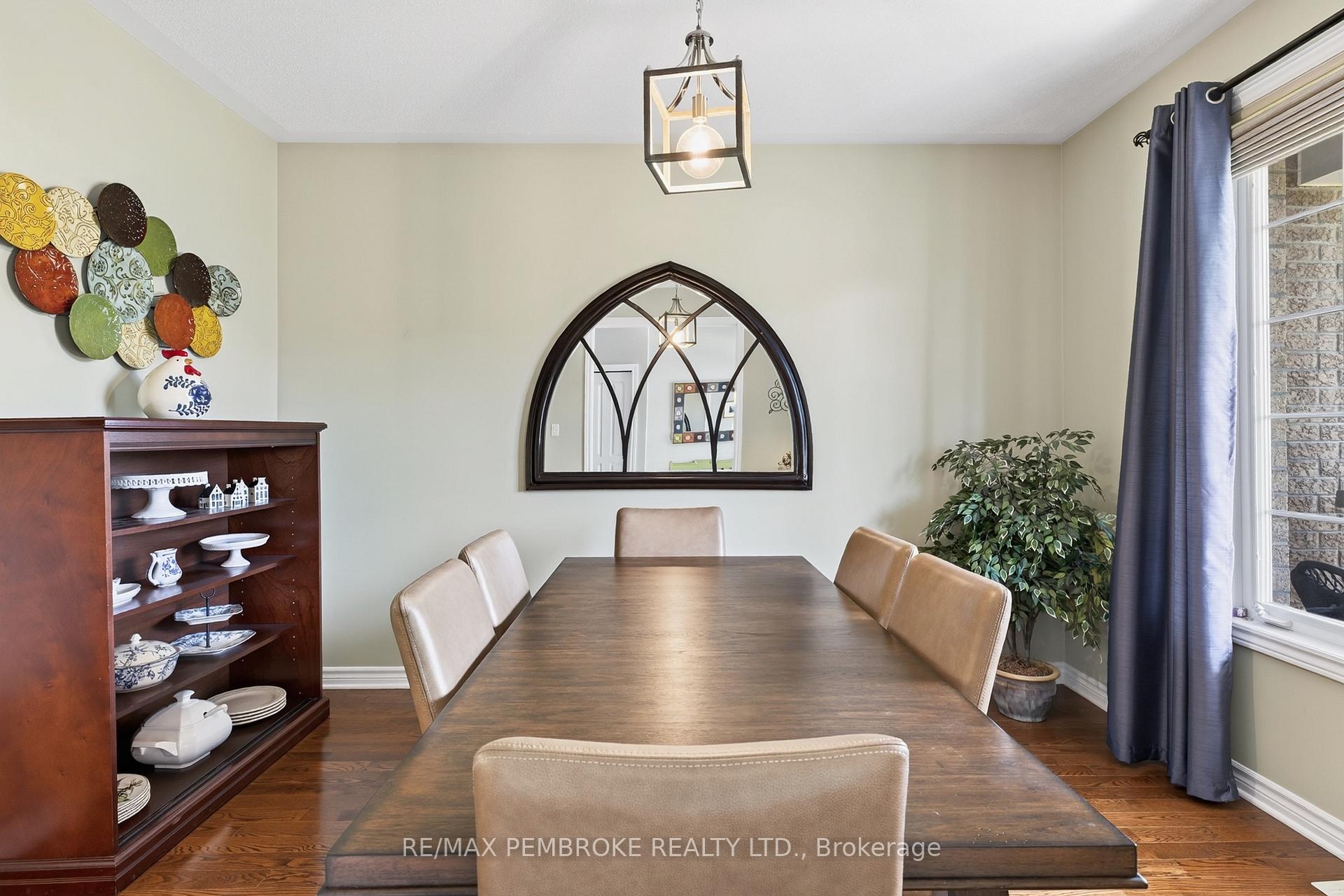 Photo 7 of 26 Bedard Boulevard, Petawawa, Petawawa — HOMEH