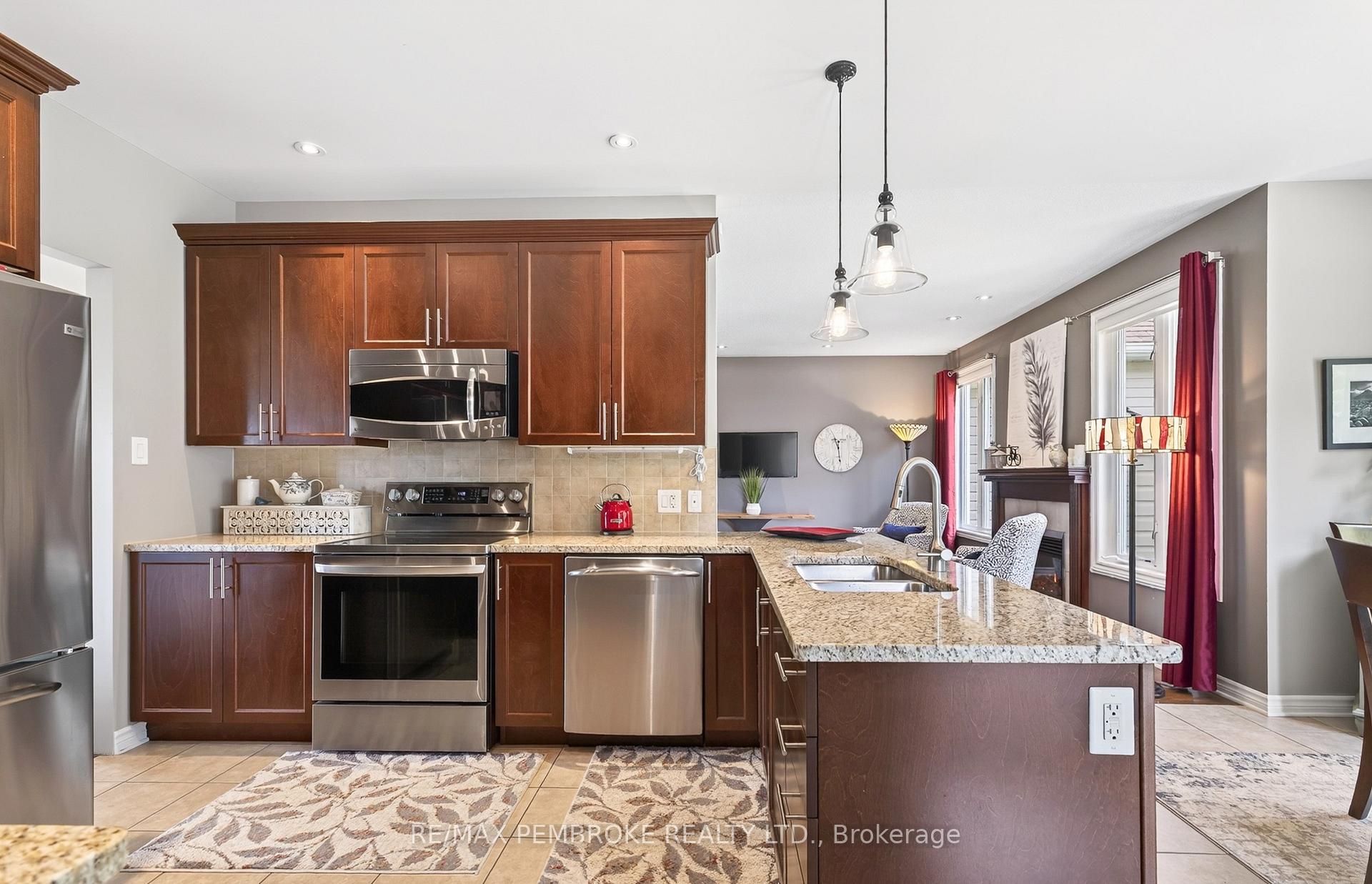 Photo 11 of 26 Bedard Boulevard, Petawawa, Petawawa — HOMEH