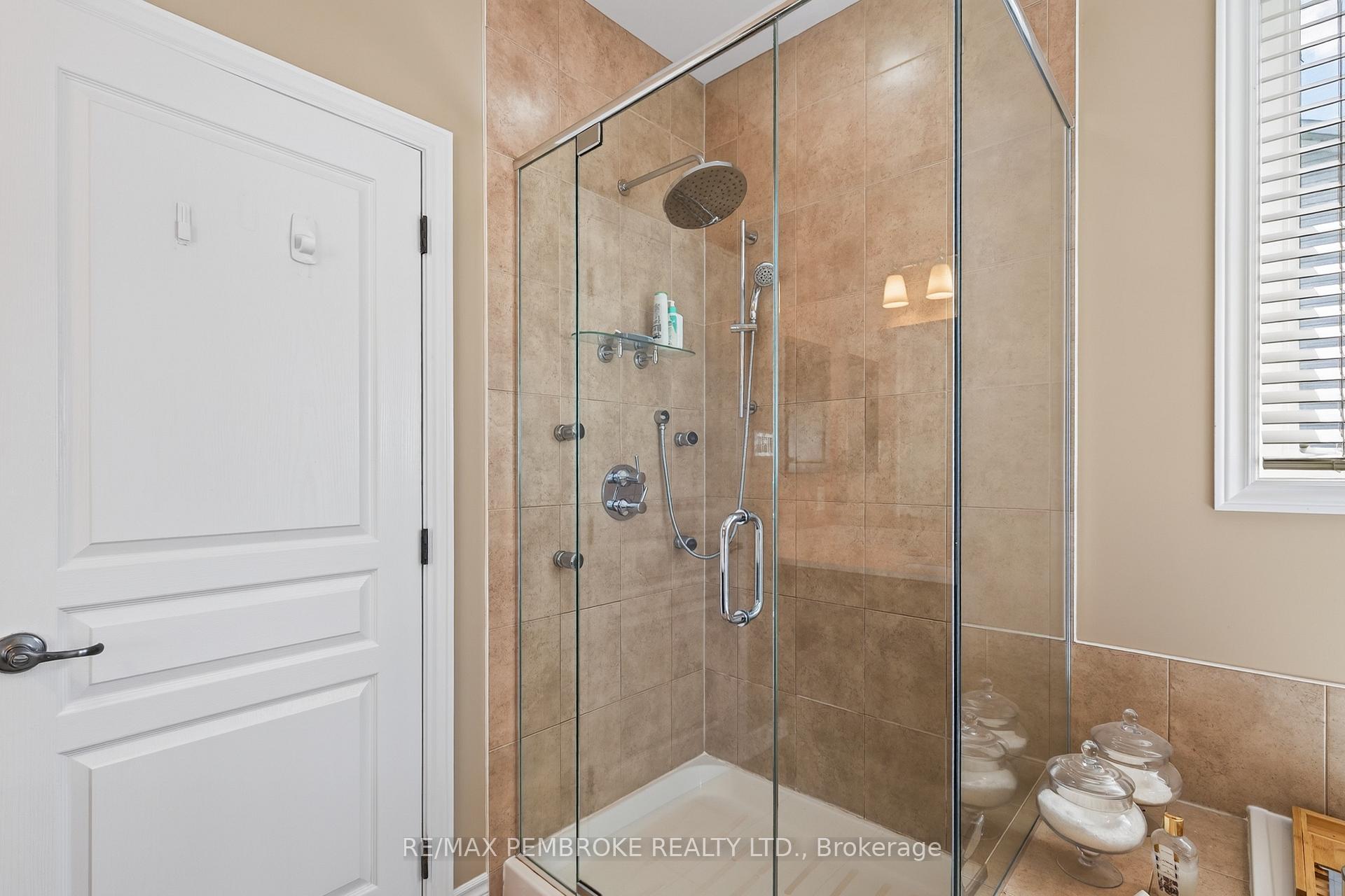 Photo 25 of 26 Bedard Boulevard, Petawawa, Petawawa — HOMEH