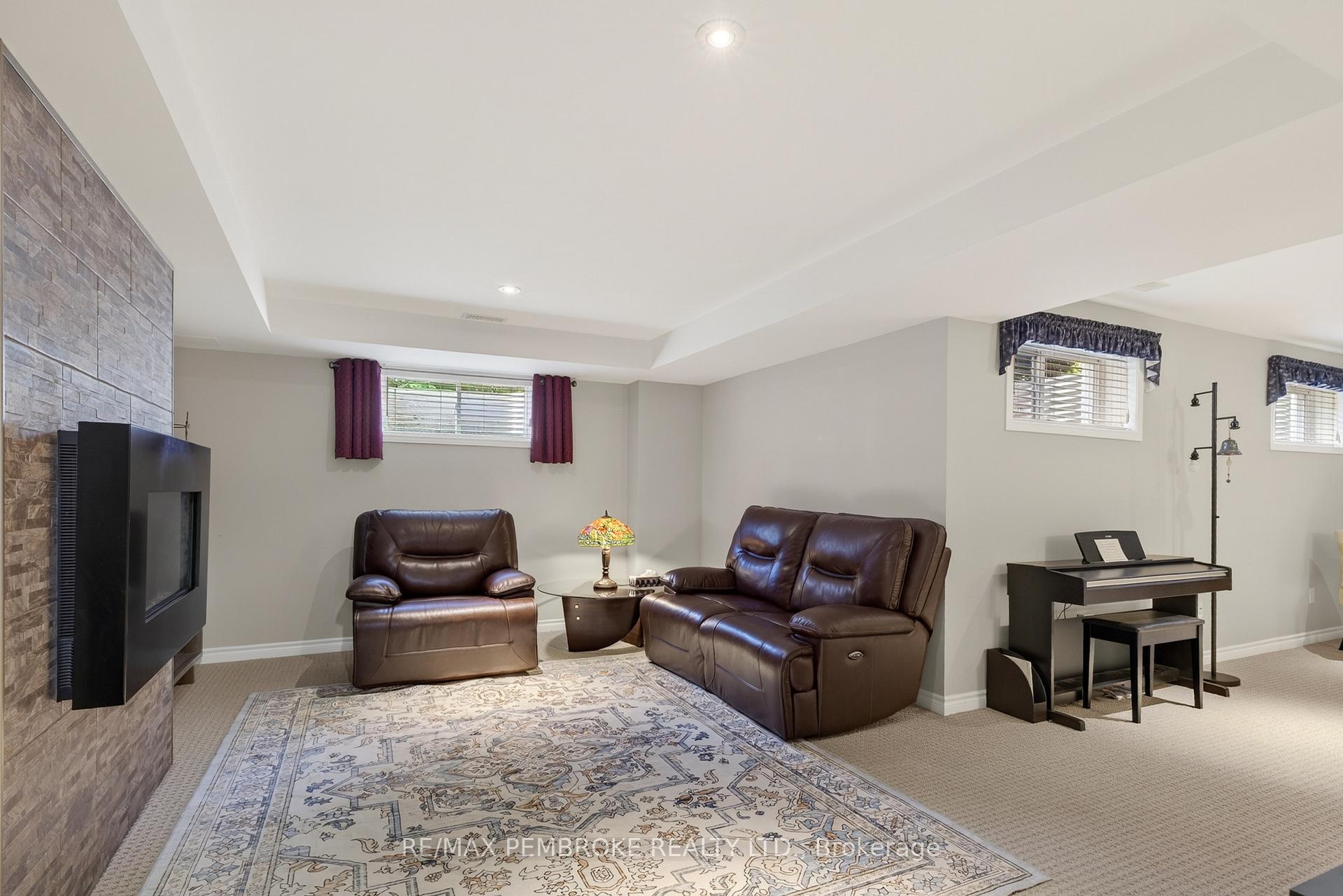 Photo 34 of 26 Bedard Boulevard, Petawawa, Petawawa — HOMEH