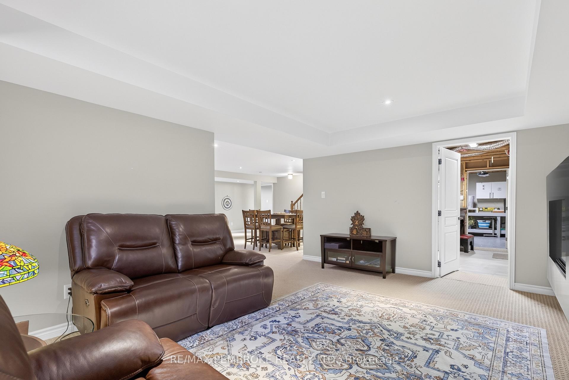 Photo 35 of 26 Bedard Boulevard, Petawawa, Petawawa — HOMEH