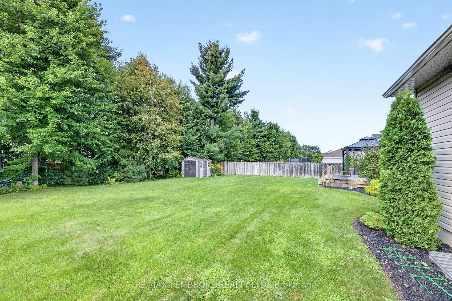 Photo 47 of 26 Bedard Boulevard, Petawawa, Petawawa — HOMEH