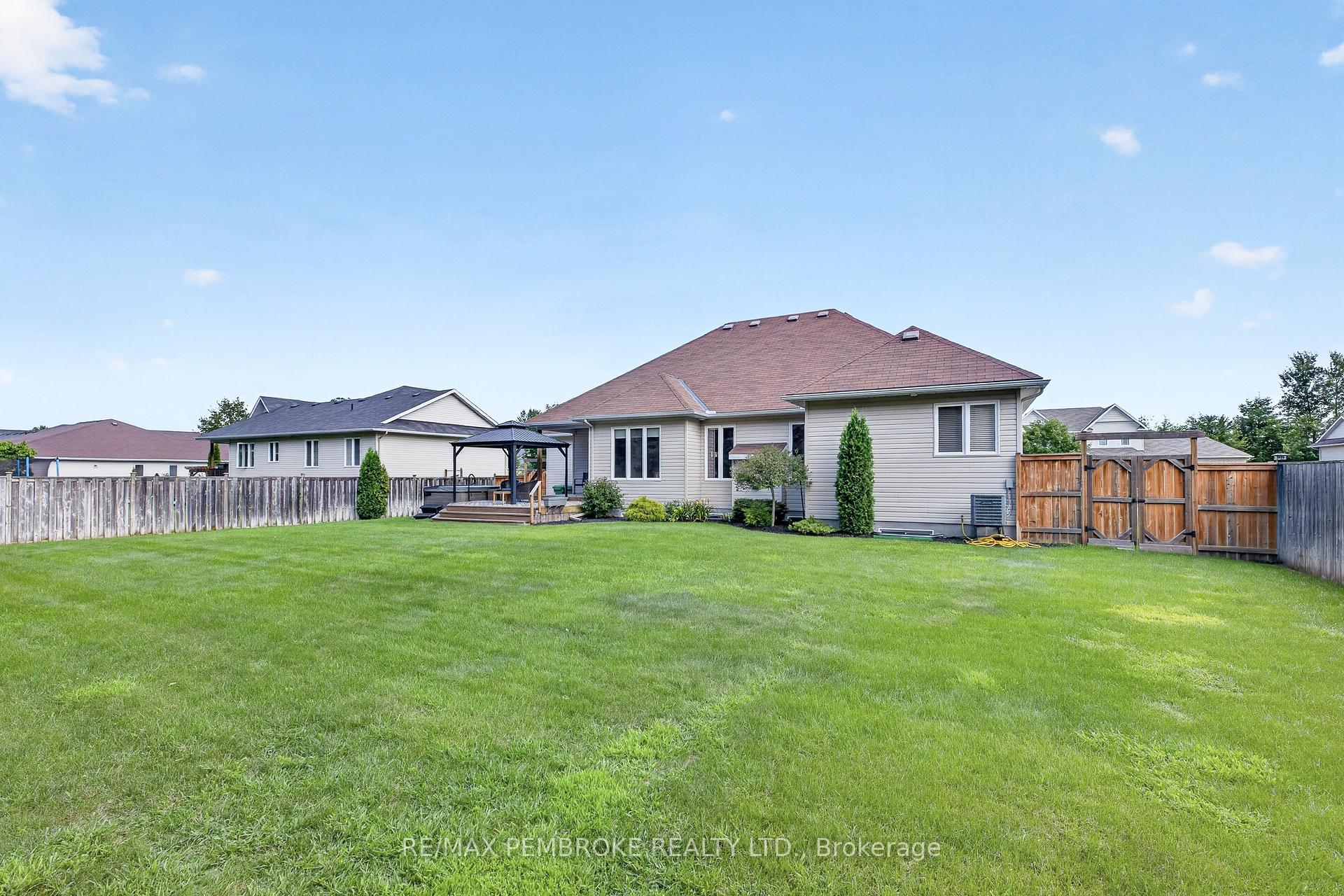 Photo 48 of 26 Bedard Boulevard, Petawawa, Petawawa — HOMEH