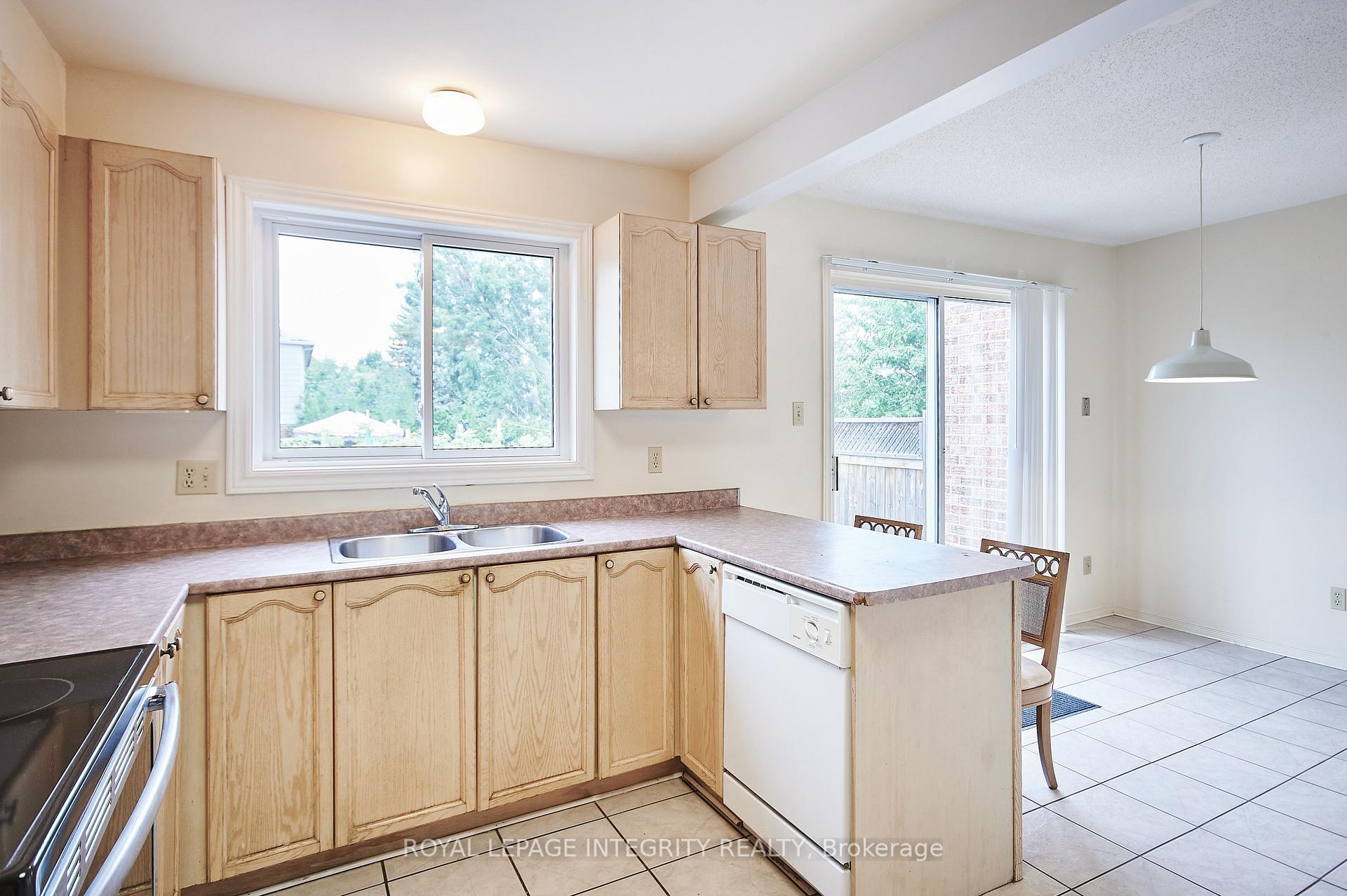 Photo 10 of 51 Havenhurst Crescent, Ottawa, Hunt Club Park/Greenboro — HOMEH