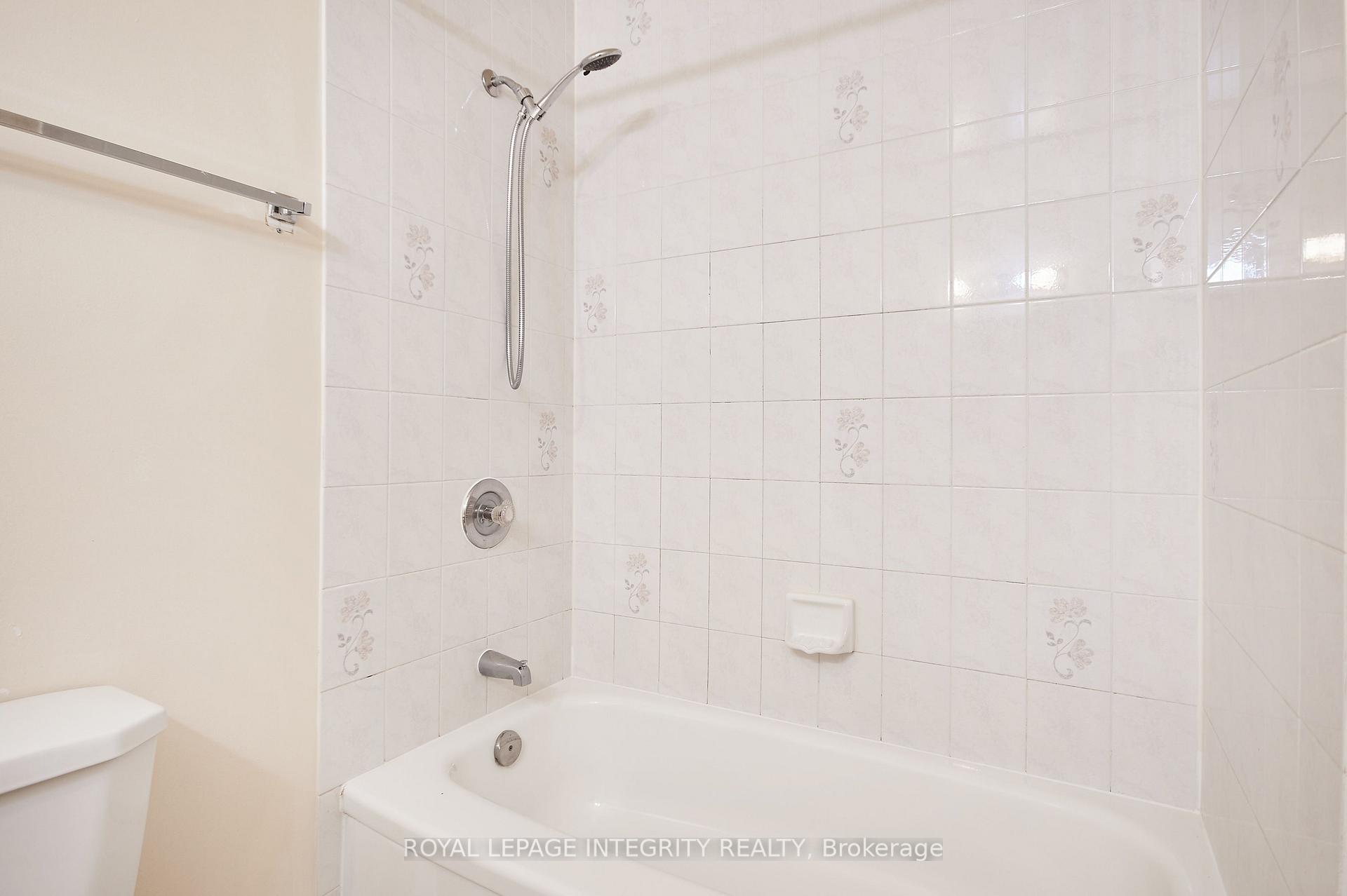 Photo 11 of 51 Havenhurst Crescent, Ottawa, Hunt Club Park/Greenboro — HOMEH