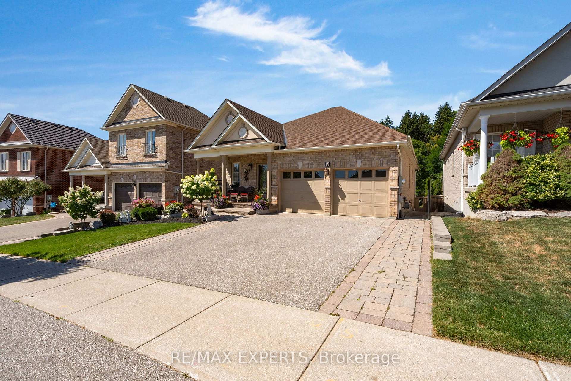 Photo 3 of 8 Evans Ridge, Caledon, Bolton North — HOMEH