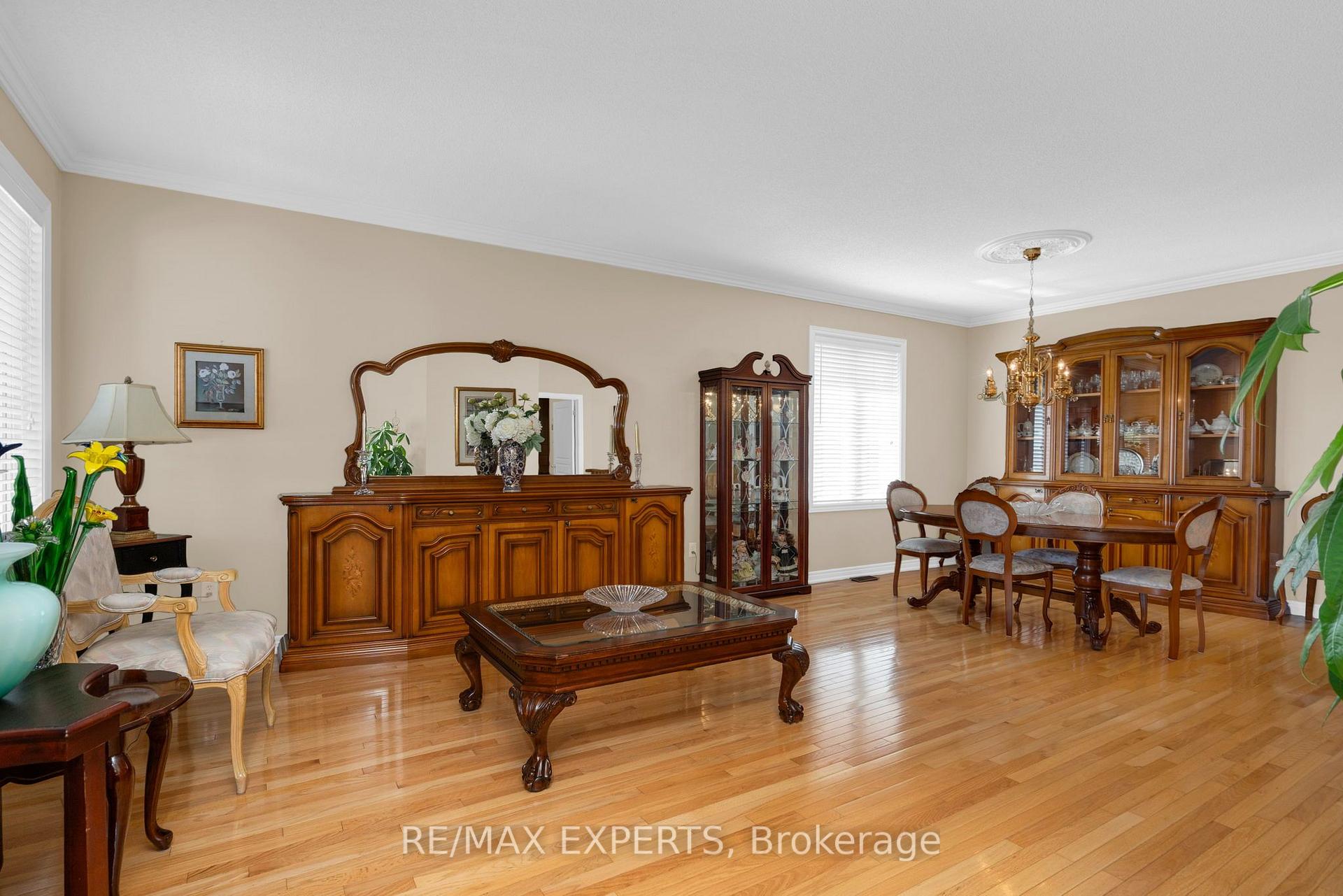 Photo 6 of 8 Evans Ridge, Caledon, Bolton North — HOMEH