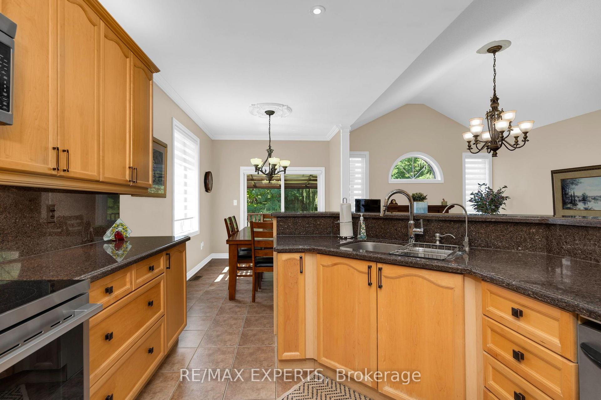 Photo 11 of 8 Evans Ridge, Caledon, Bolton North — HOMEH